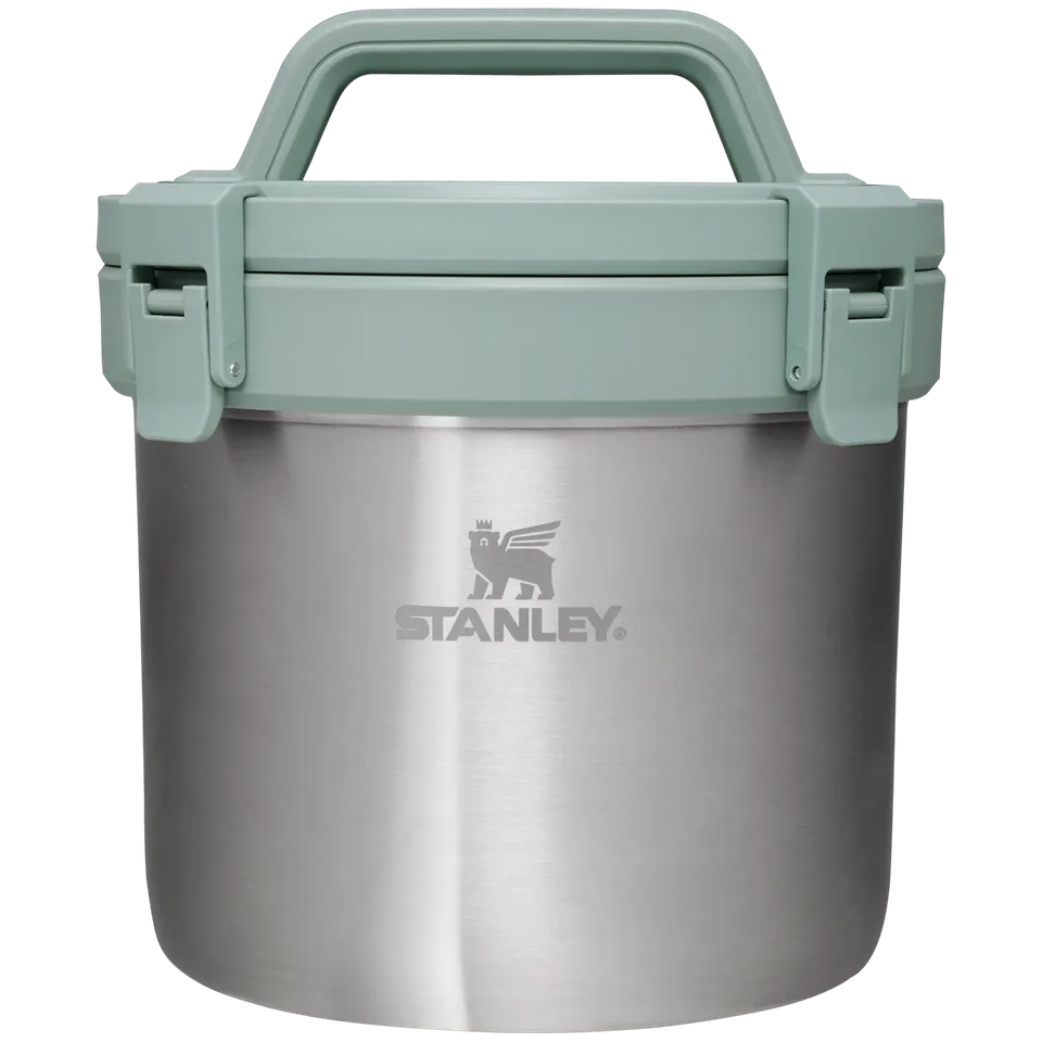 stanley-1913-adventure-stay-hot-camp-crock-3qt image 1