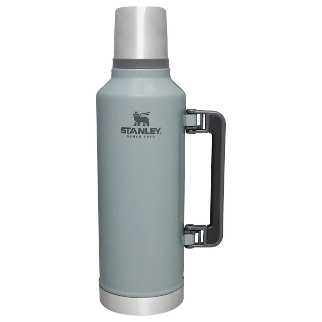 stanley-1913-classic-legendary-bottle-2-5-qt image 1