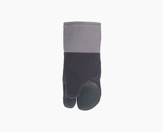 joseph-joseph-pinch-easy-grip-single-grey-oven-glove-right-hand image 1