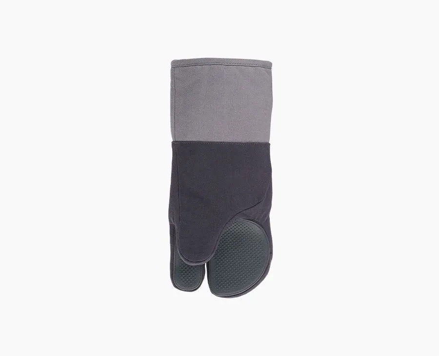 joseph-joseph-pinch-easy-grip-single-grey-oven-glove-right-hand image 1