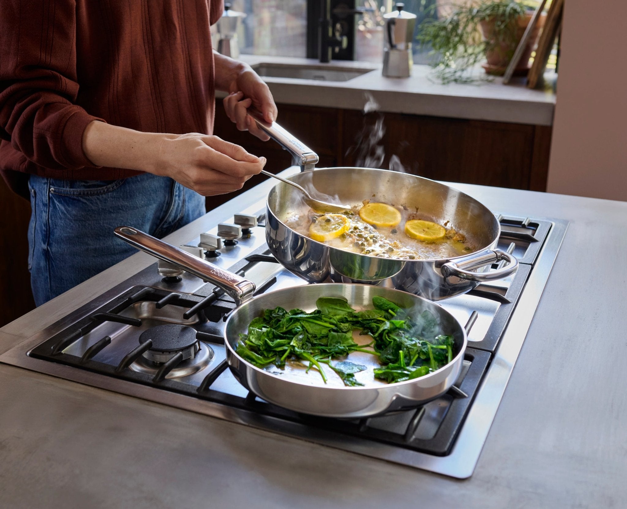 joseph-joseph-space-steel-folding-handle-24cm-frying-pan image 3