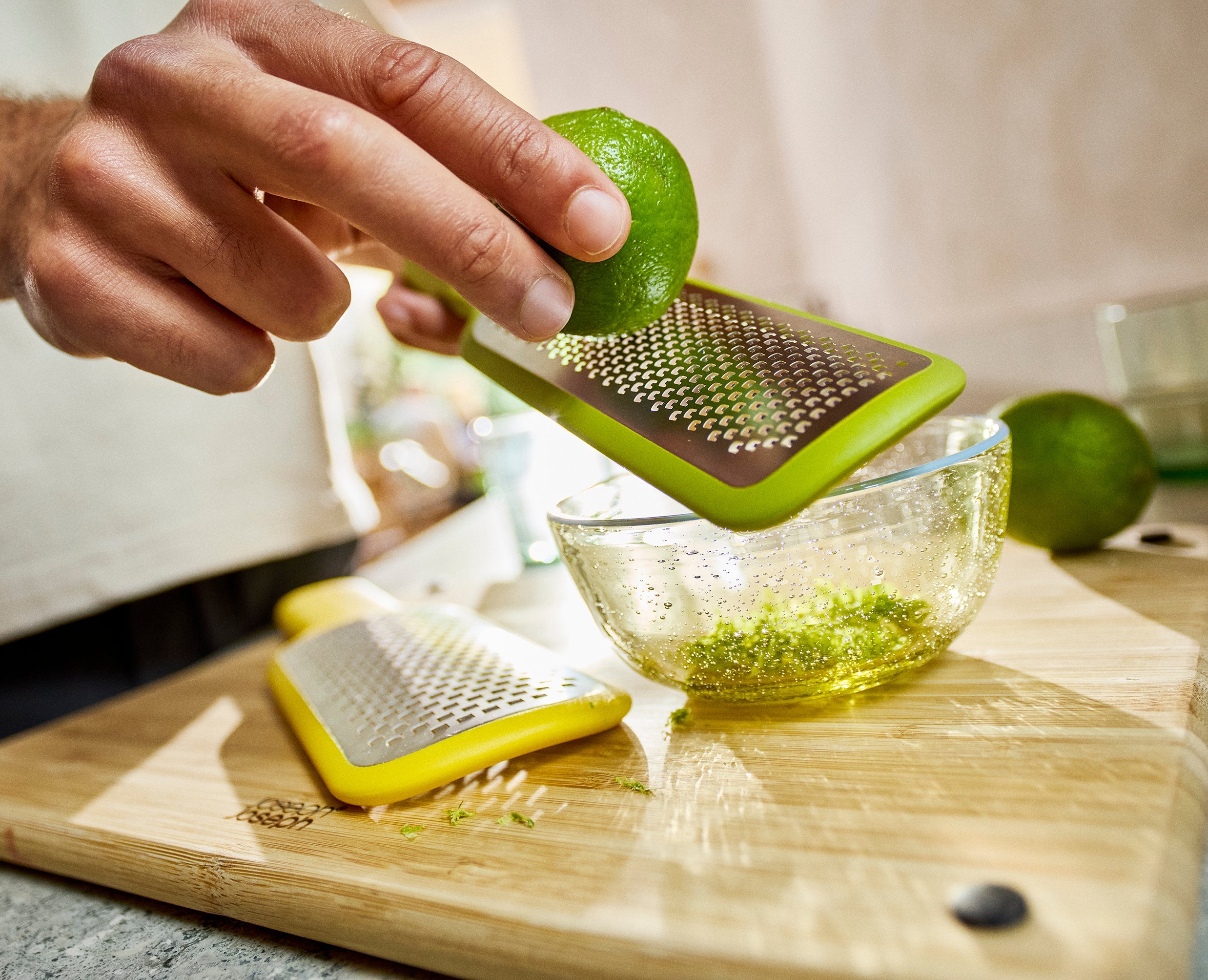 joseph-joseph-nest-grate-zest-2-piece-set-with-storage-sheath image 4