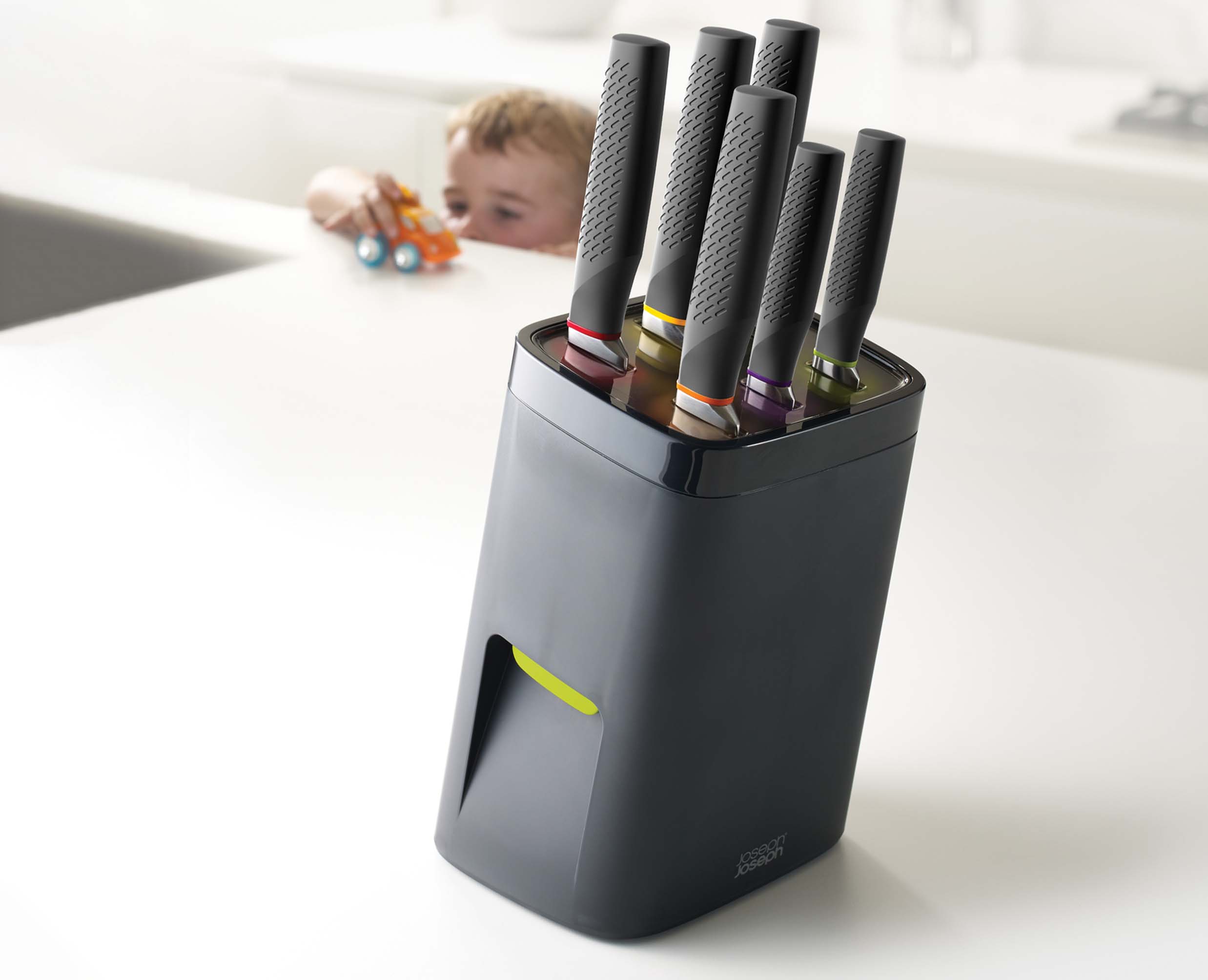 joseph-joseph-lockblock-black-knife-block-set image 3