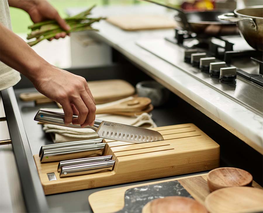 joseph-joseph-elevate-steel-knife-set-with-in-drawer-bamboo-storage-tray image 2