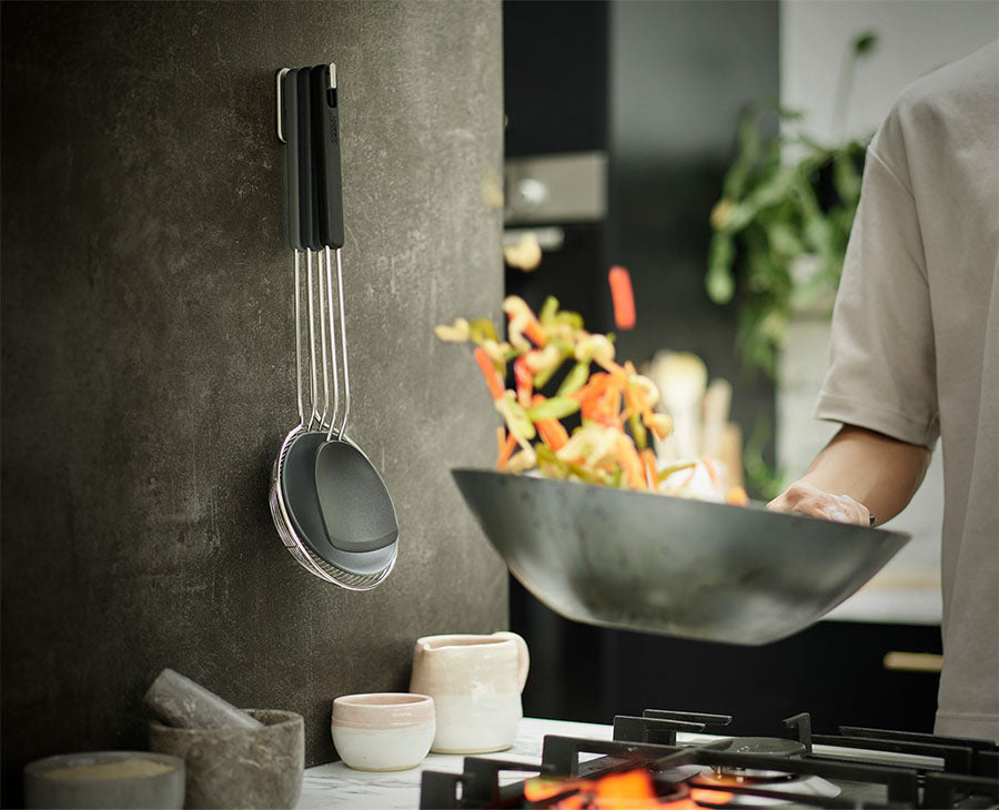 joseph-joseph-nest-fusion-3-piece-black-wok-utensil-set-with-space-saving-handle image 2