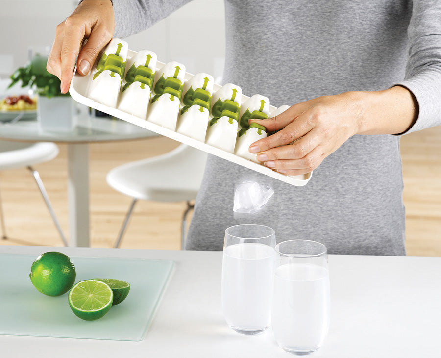 joseph-joseph-quicksnap-plus-green-ice-cube-tray-with-one-cube-release-switch-an image 2