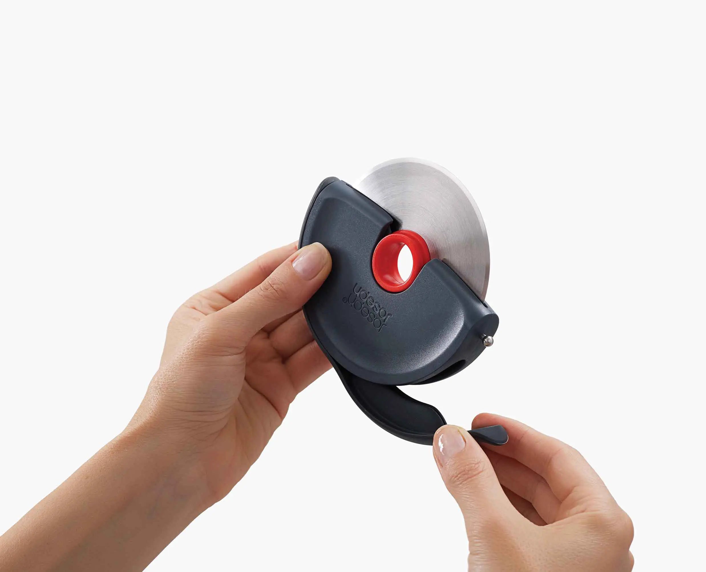 joseph-joseph-disc-easy-clean-grey-pizza-cutter image 6