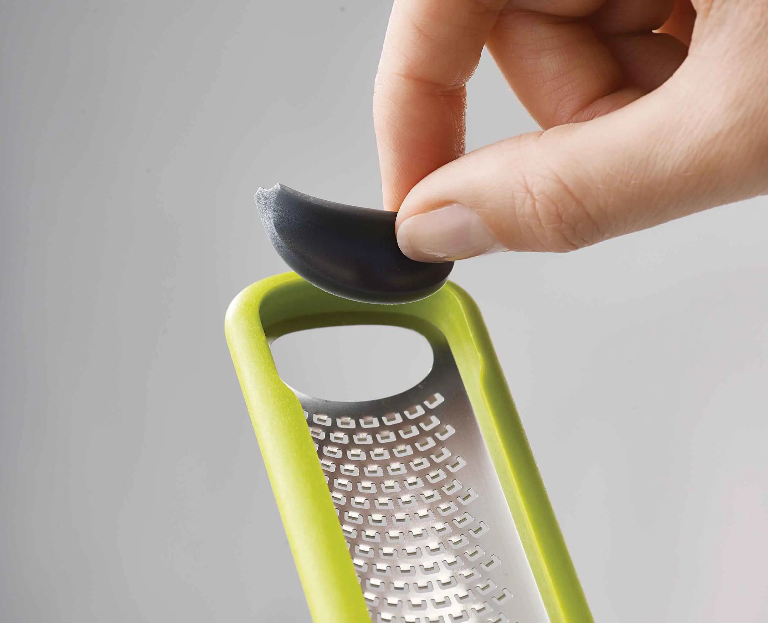 joseph-joseph-handi-zest-green-citrus-zester-with-integrated-blade-wiper image 5