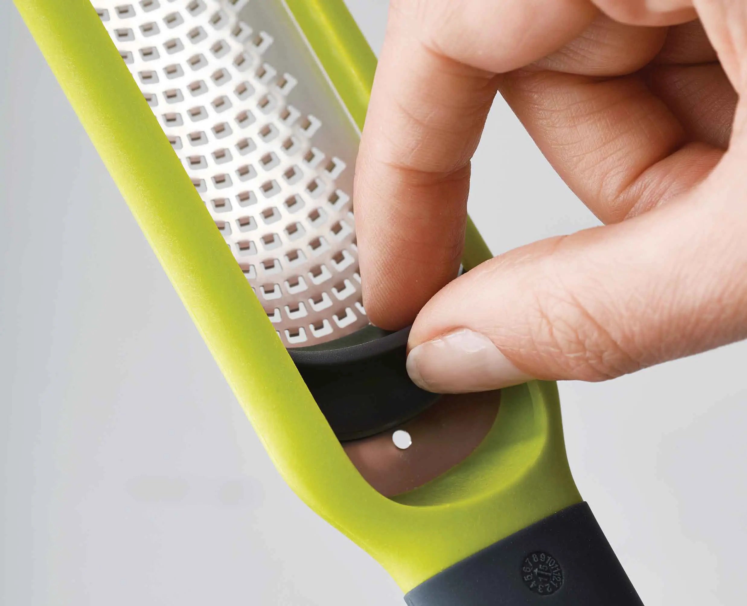 joseph-joseph-handi-zest-green-citrus-zester-with-integrated-blade-wiper image 6