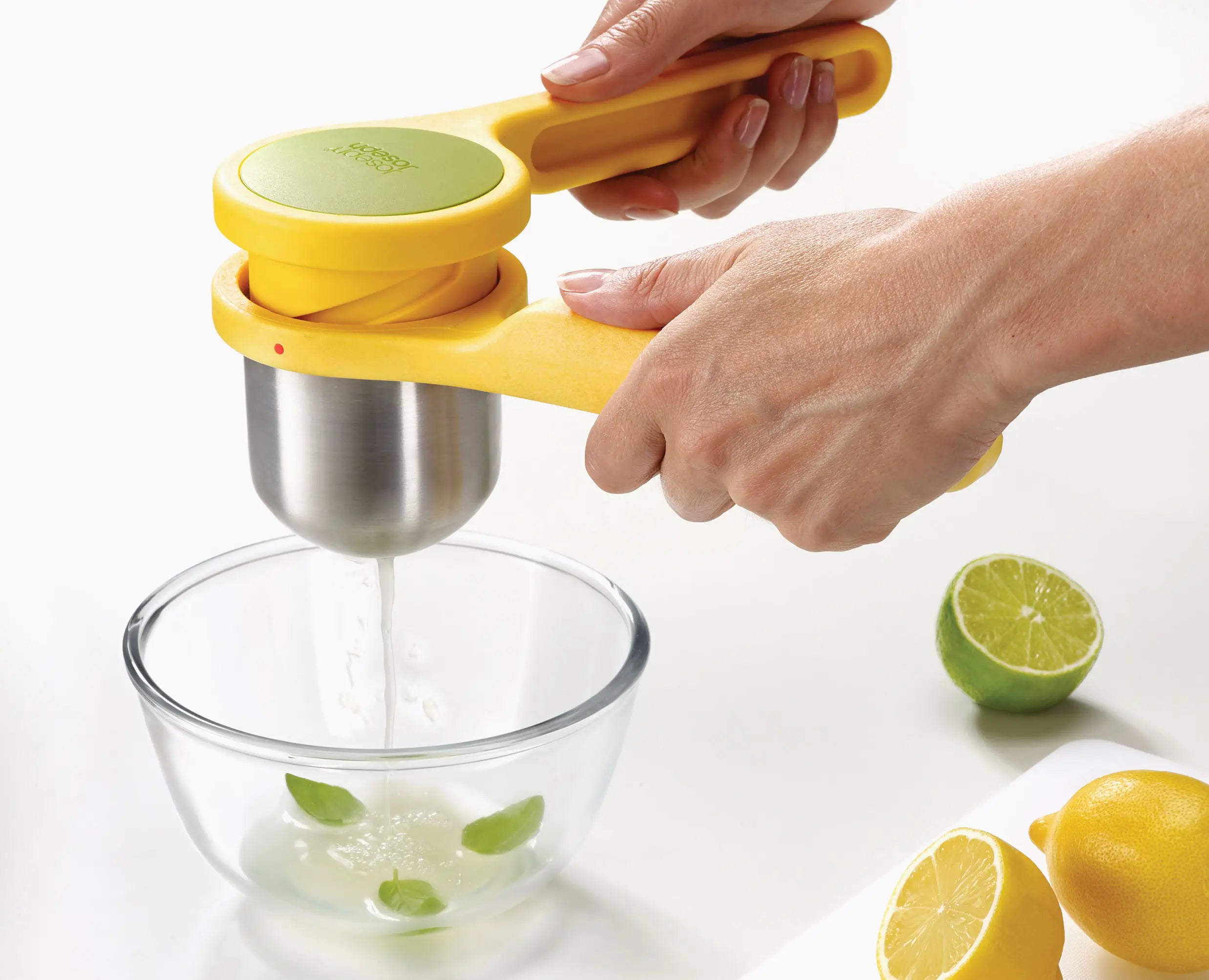 joseph-joseph-helix-yellow-citrus-juicer-twist-action-stainless-steel-easy-clean image 3
