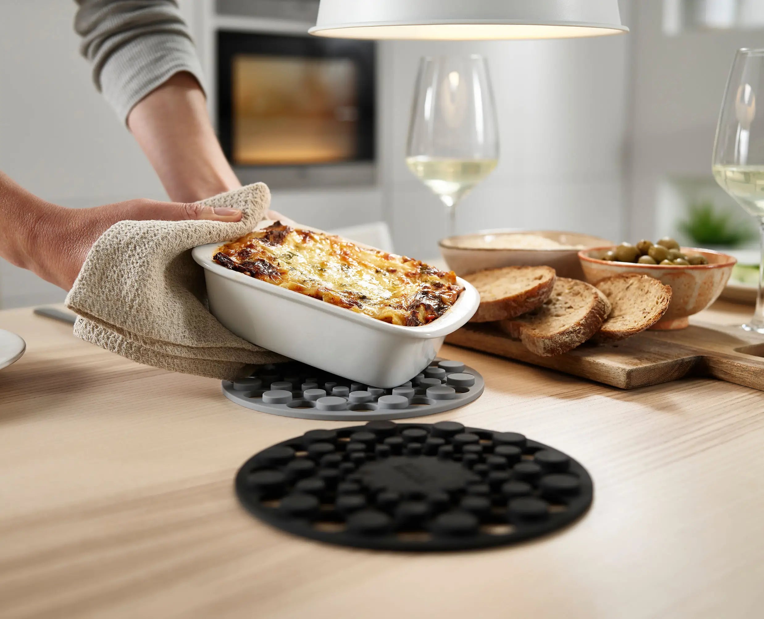 joseph-joseph-spot-on-set-of-2-grey-silicone-trivets-heat-resistant-space-saving image 3