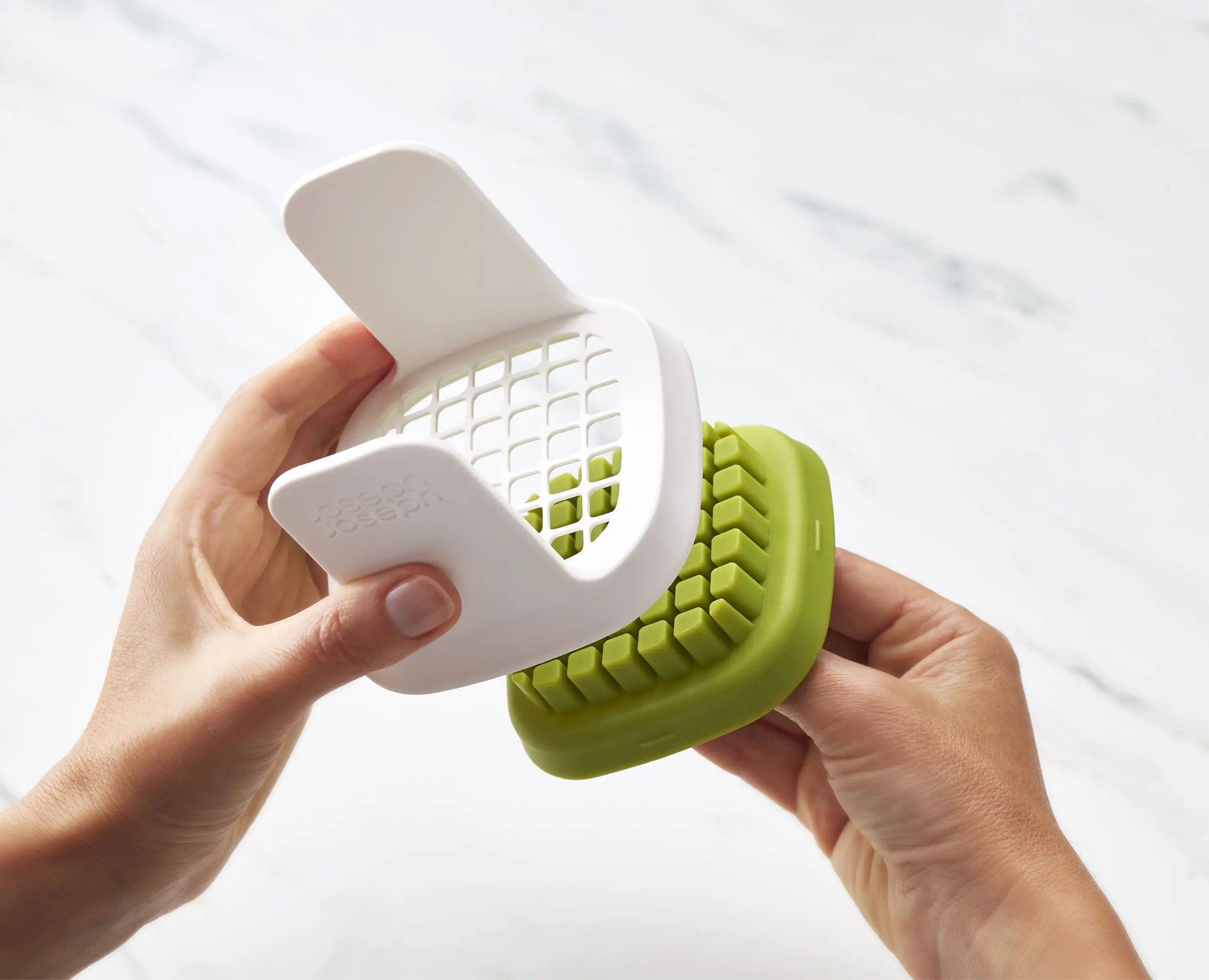 joseph-joseph-chopcup-white-vegetable-chopper image 4