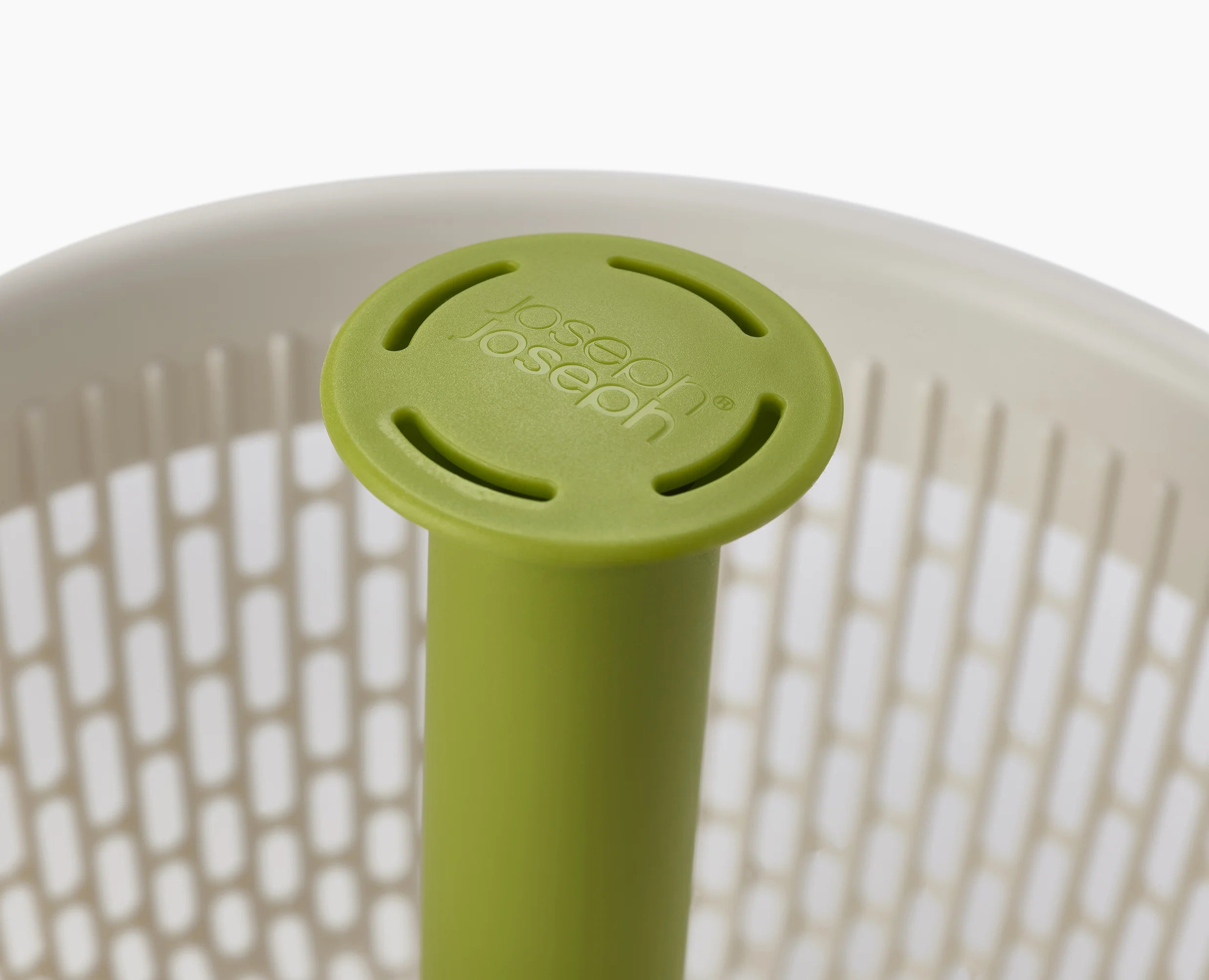 joseph-joseph-spindola-green-in-sink-salad-spinning-colander image 5