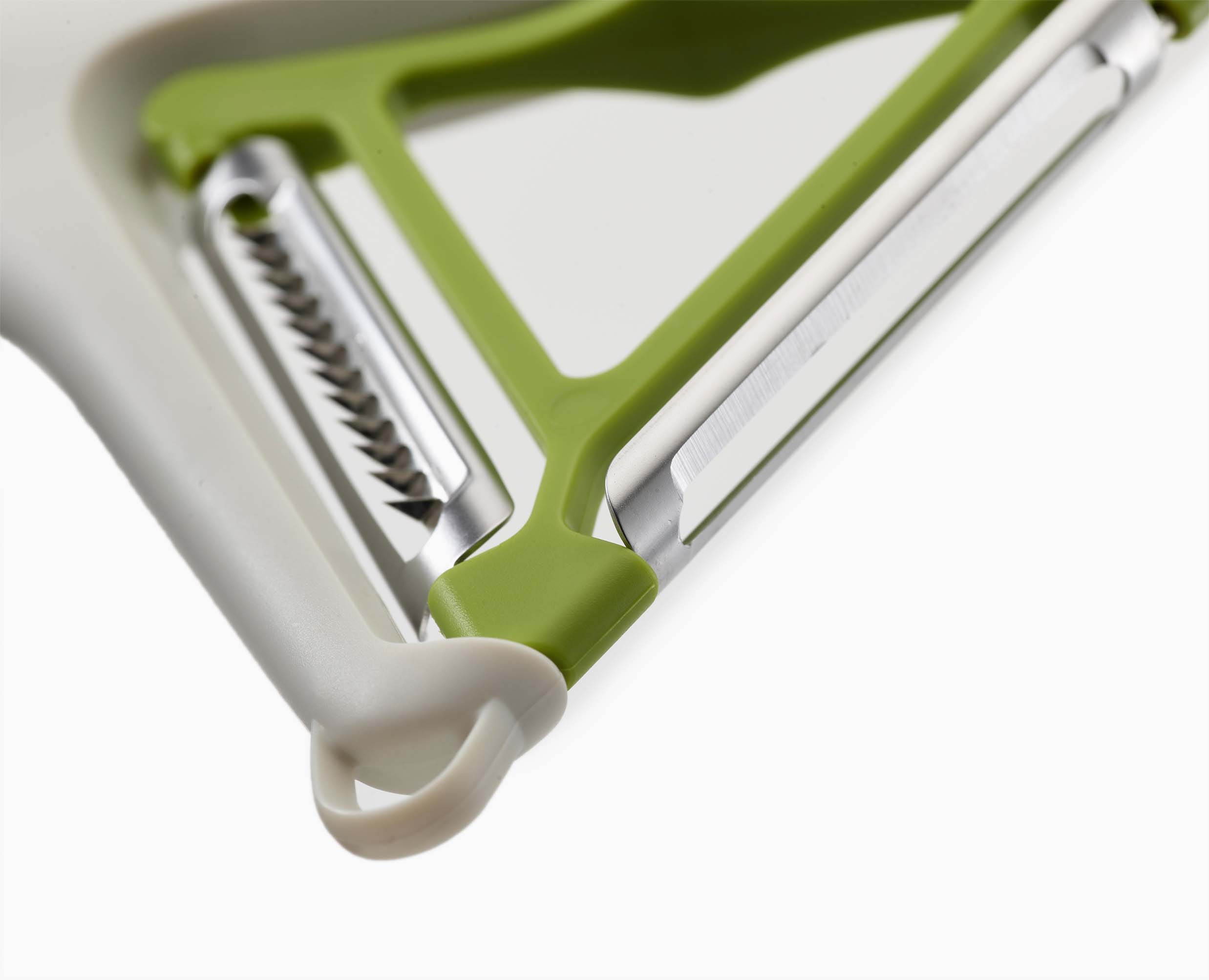 joseph-joseph-switch-2-in-1-peeler-with-rotating-head-and-julienne-blade image 4