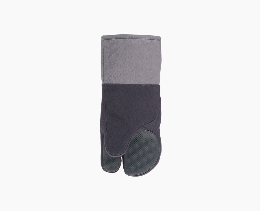 joseph-joseph-pinch-easy-grip-single-grey-oven-glove-right-hand image 1