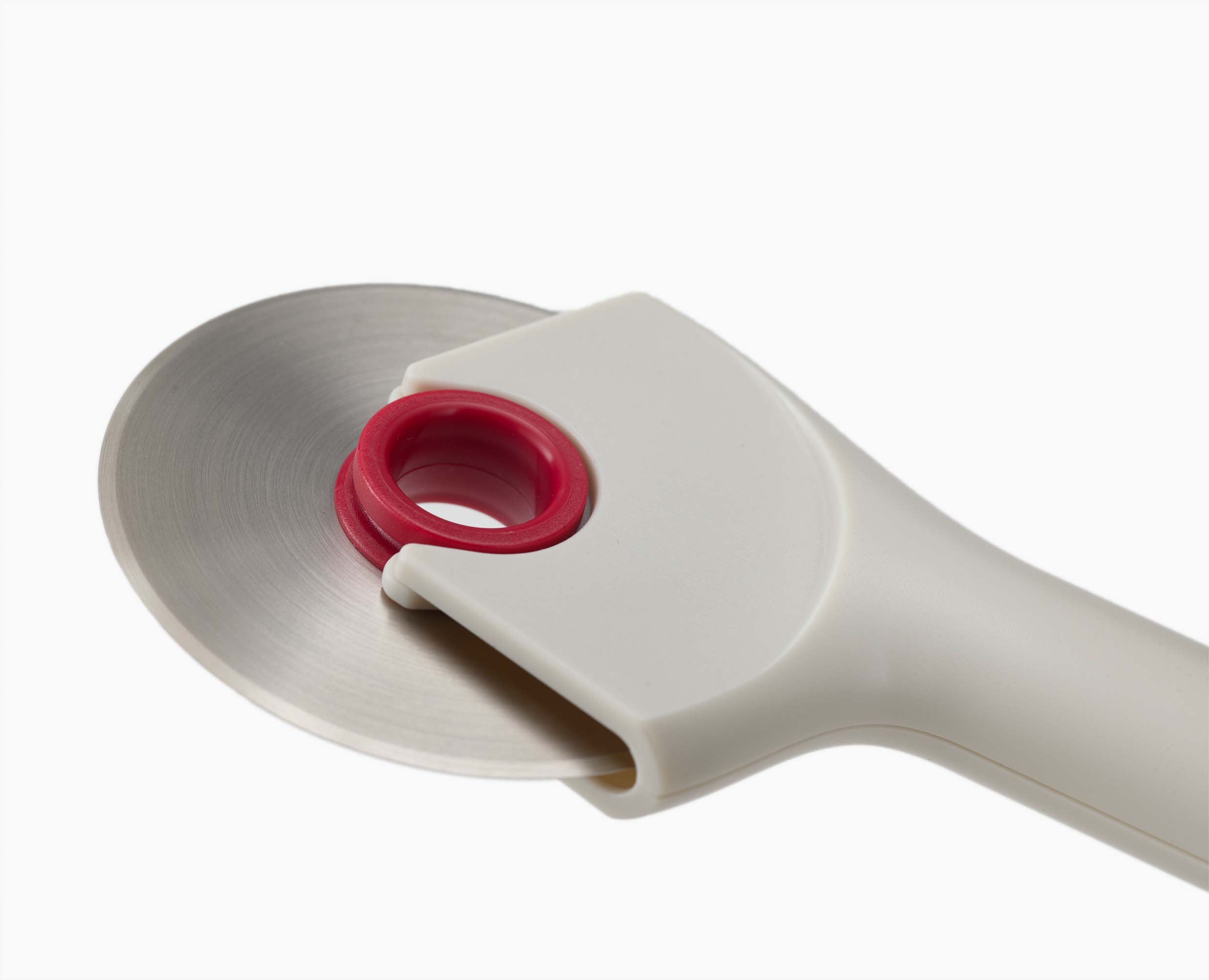 joseph-joseph-ringo-easy-clean-red-pizza-cutter-with-removable-blade image 5