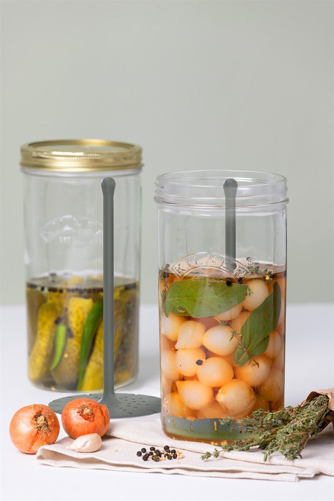 kilner-pickle-jar-with-silicone-coated-lifter image 2