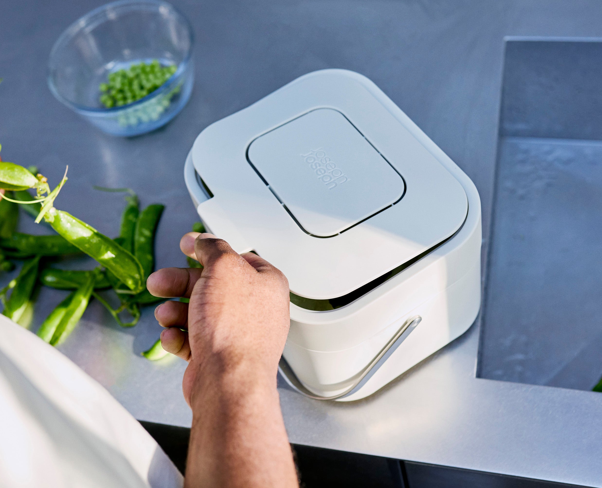 joseph-joseph-stack-4l-stone-food-waste-caddy-with-ventilated-design image 2