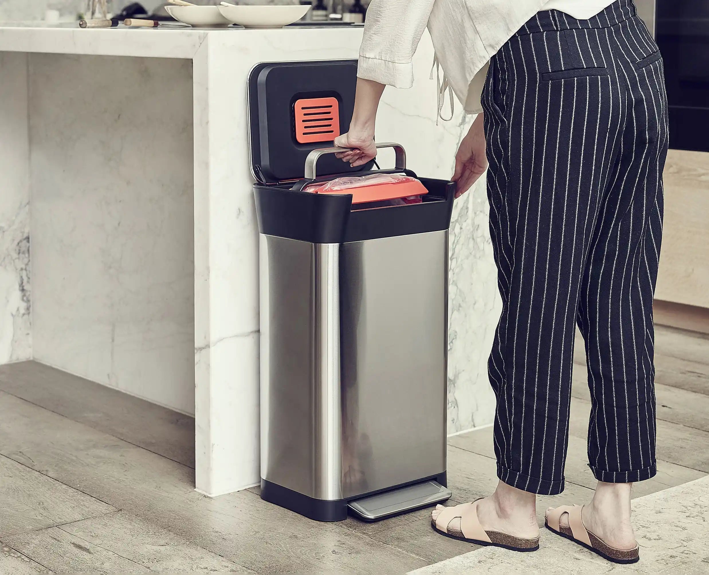 joseph-joseph-titan-30l-stainless-steel-trash-compactor-starter-set-compacts-up- image 2