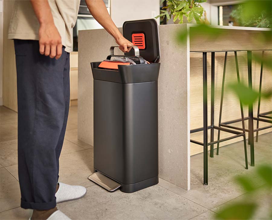 joseph-joseph-titan-30l-black-trash-compactor-steel-waste-compactor-with-hygieni image 2