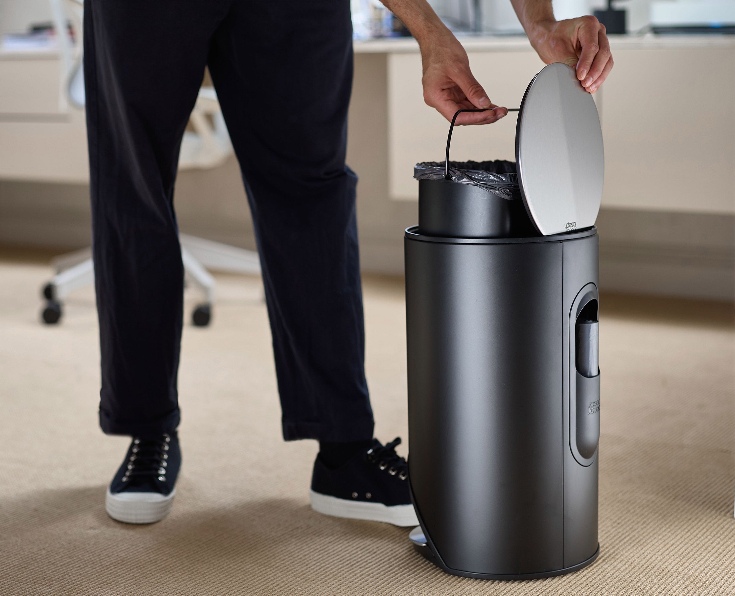 joseph-joseph-arc-10l-easy-push-matt-black-pedal-bin-starter-set-with-recycled-l image 4