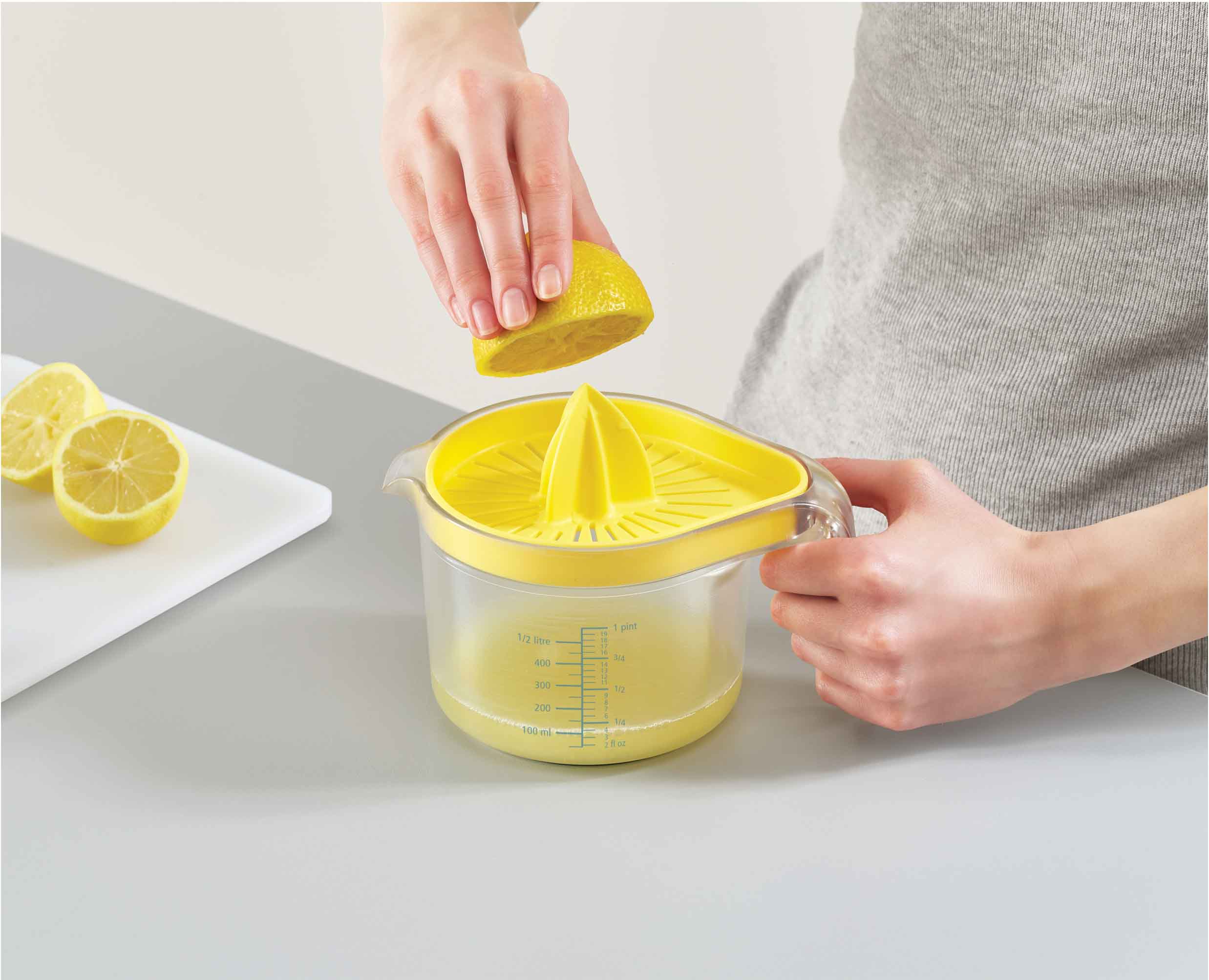 joseph-joseph-nest-trio-3-piece-opal-food-preparation-set-space-saving-jugs-and- image 4
