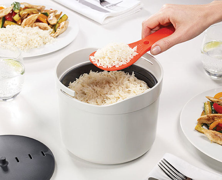 joseph-joseph-m-cuisine-white-microwave-rice-cooker-2l-with-colander-measuring-c image 2