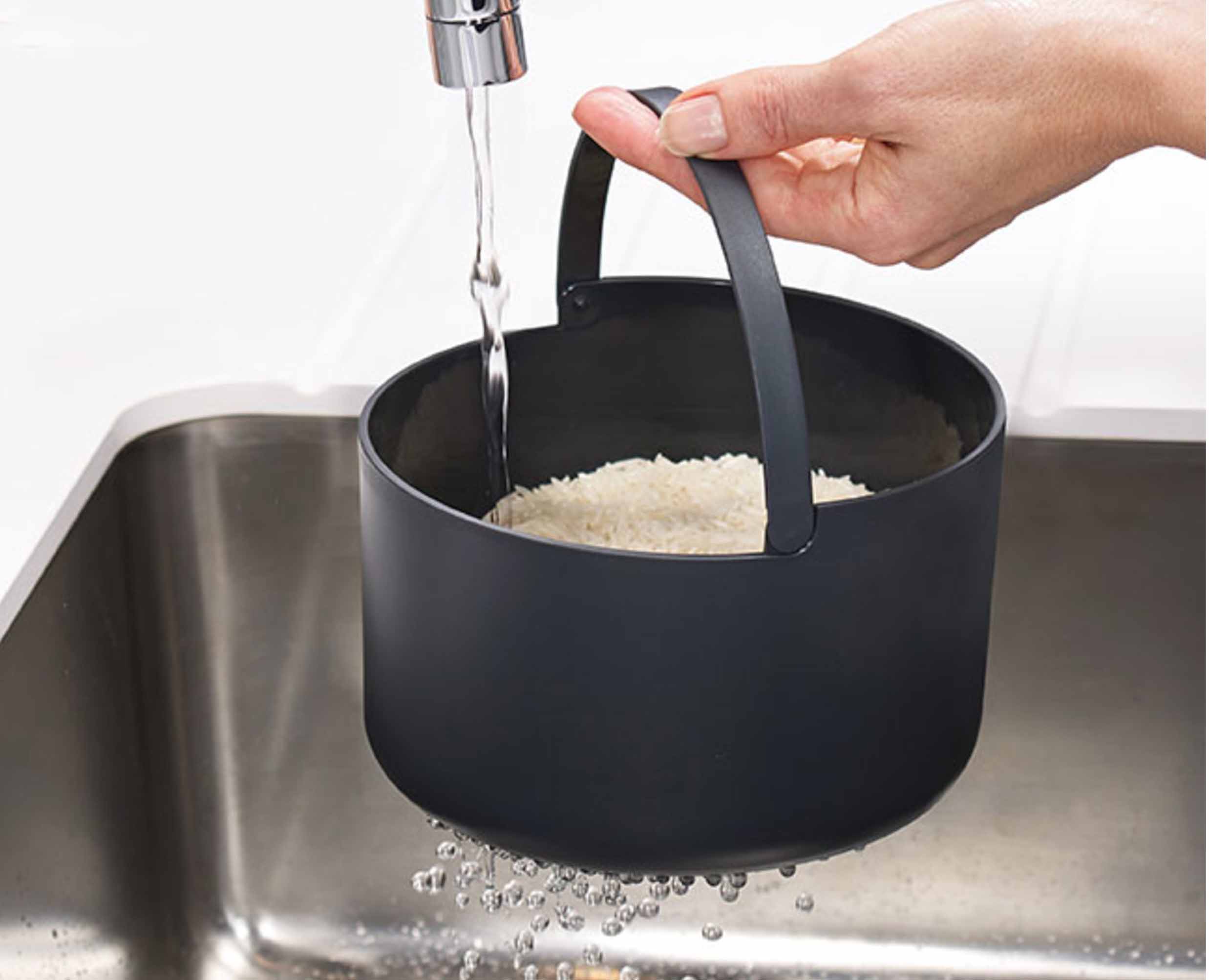 joseph-joseph-m-cuisine-white-microwave-rice-cooker-2l-with-colander-measuring-c image 6