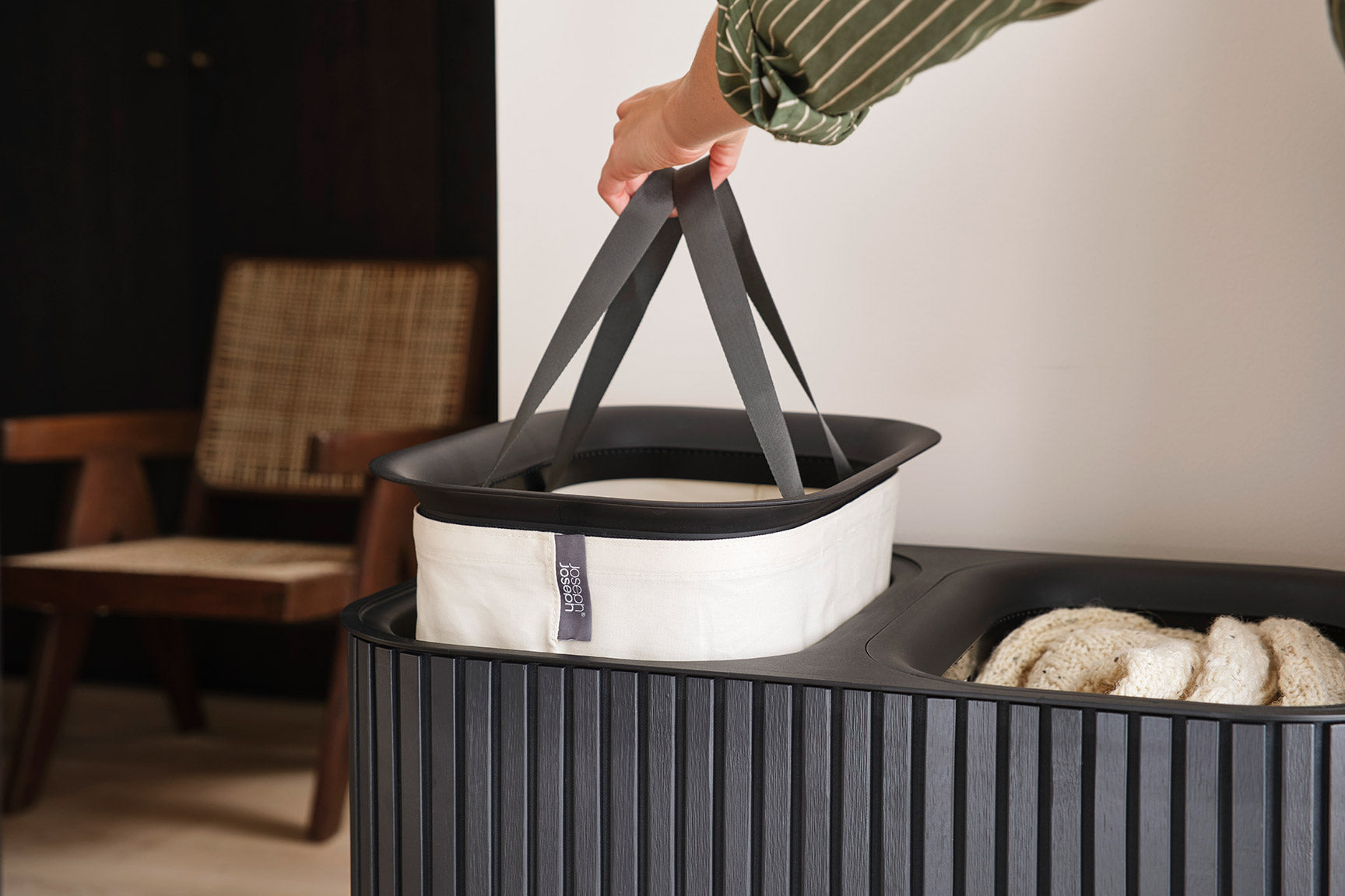 joseph-joseph-tota-luxe-90l-black-laundry-separation-basket-bamboo-fabric image 5