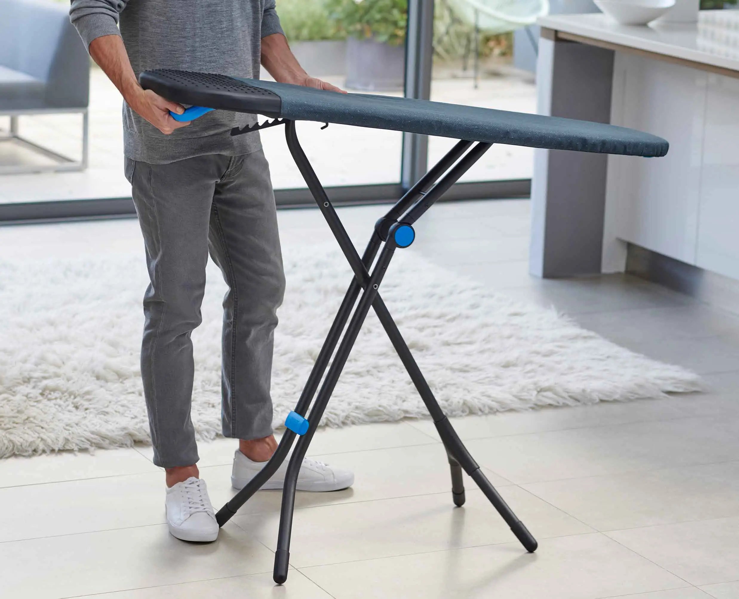 joseph-joseph-glide-plus-130cm-blue-easy-store-ironing-board-with-advanced-drips image 7