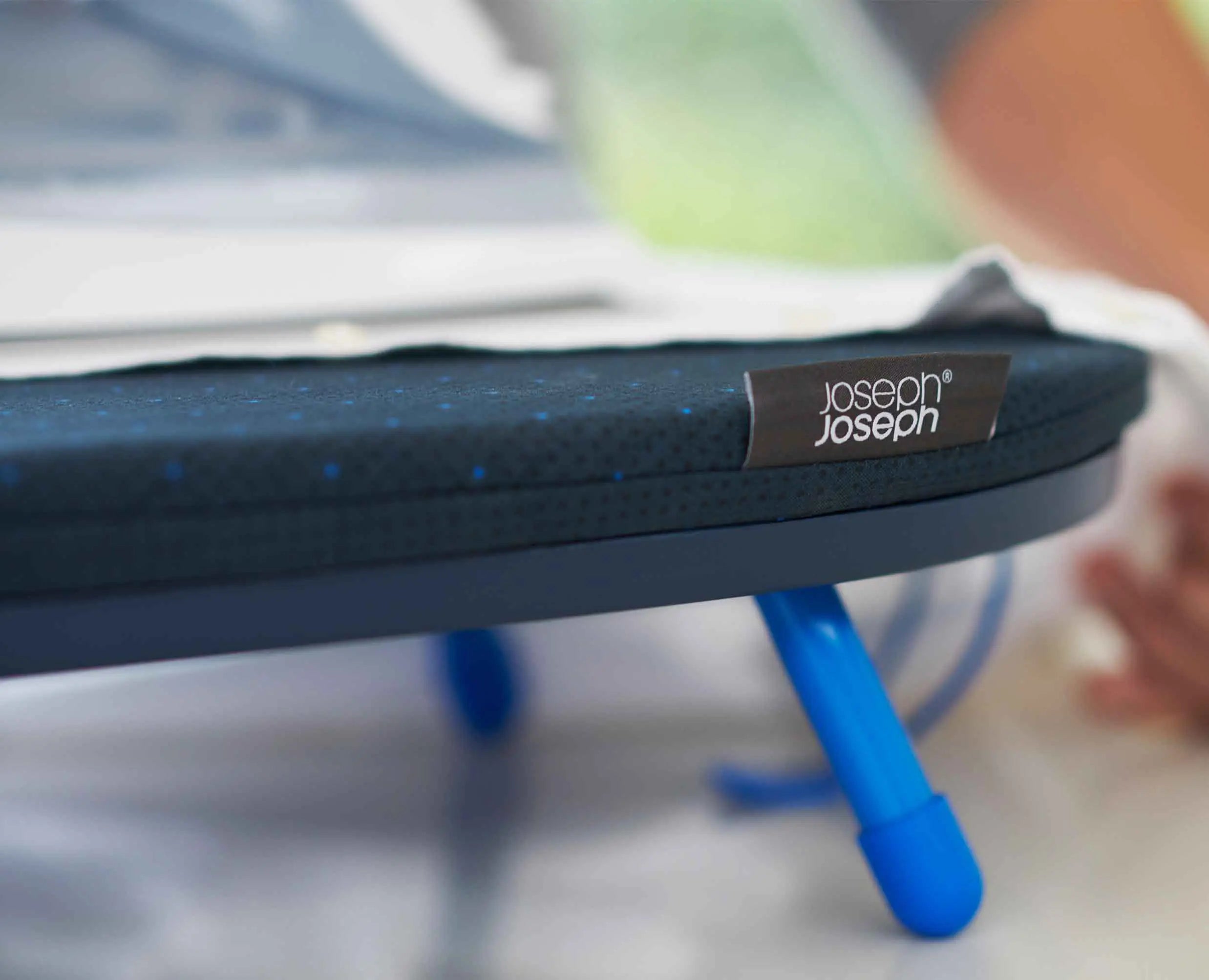 joseph-joseph-pocket-plus-90cm-advanced-blue-ironing-board-cover image 5