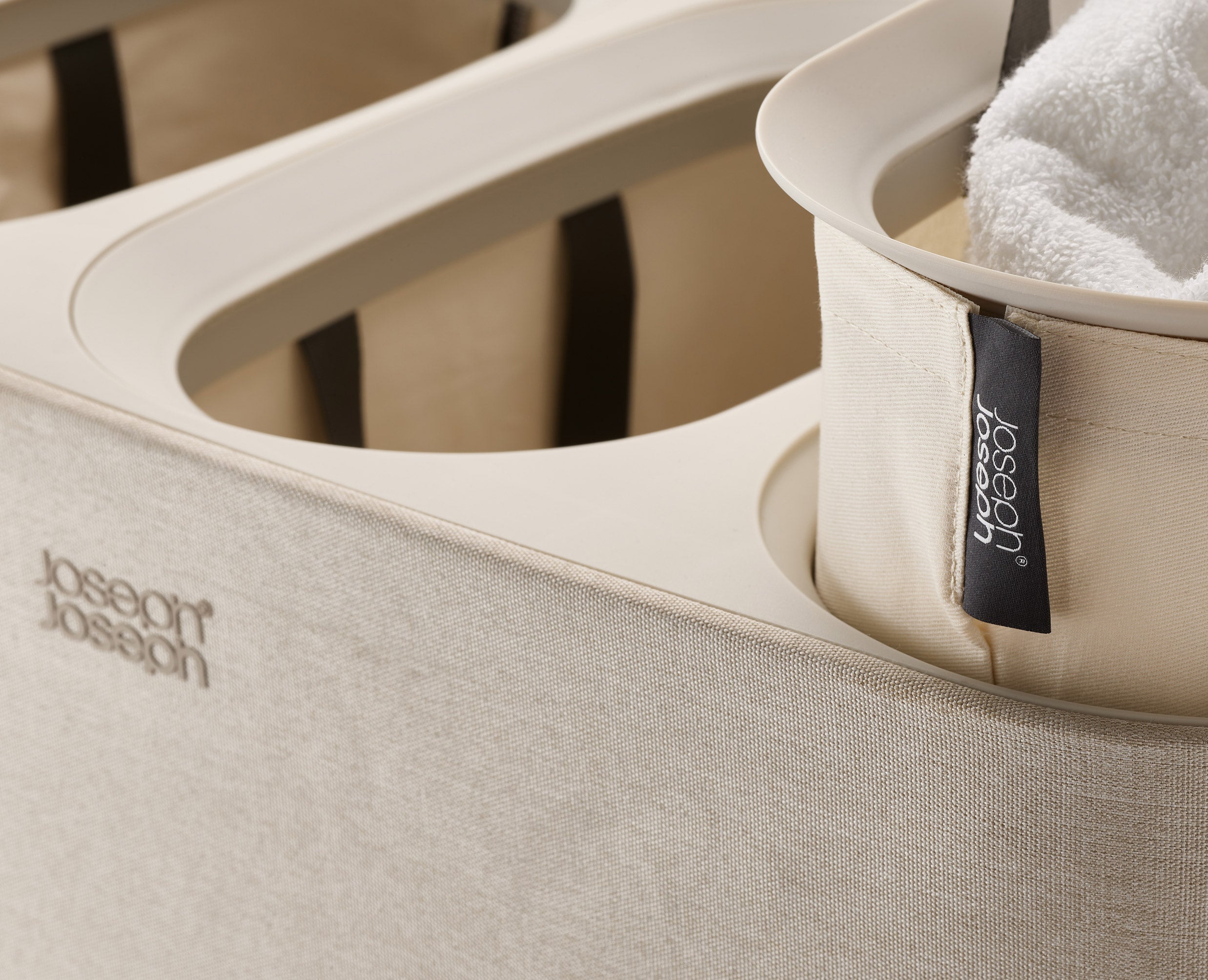 joseph-joseph-2-piece-laundry-basket-clothes-airer-set image 7