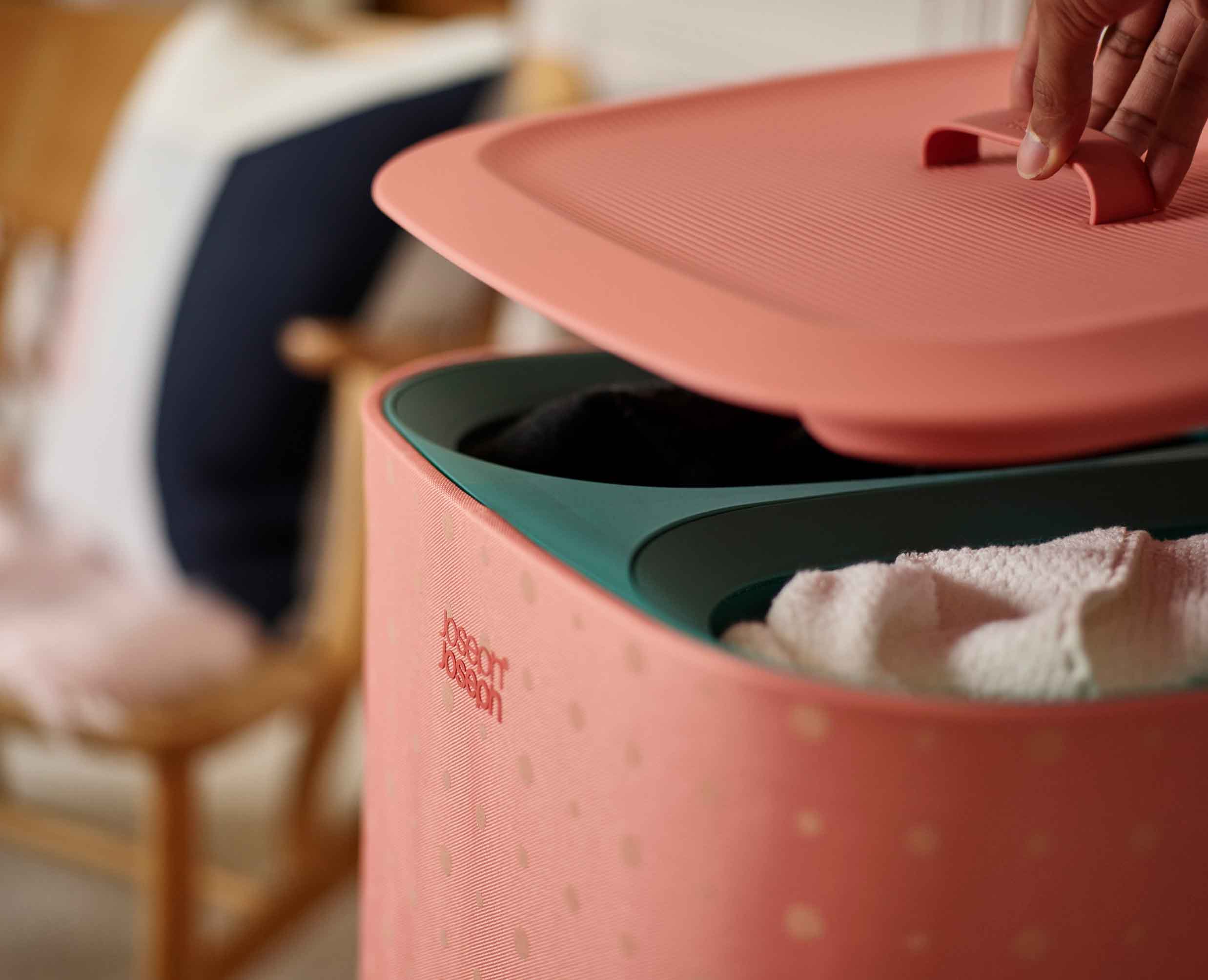 joseph-joseph-tota-pop-60l-coral-laundry-separation-basket-with-two-tote-bags image 5