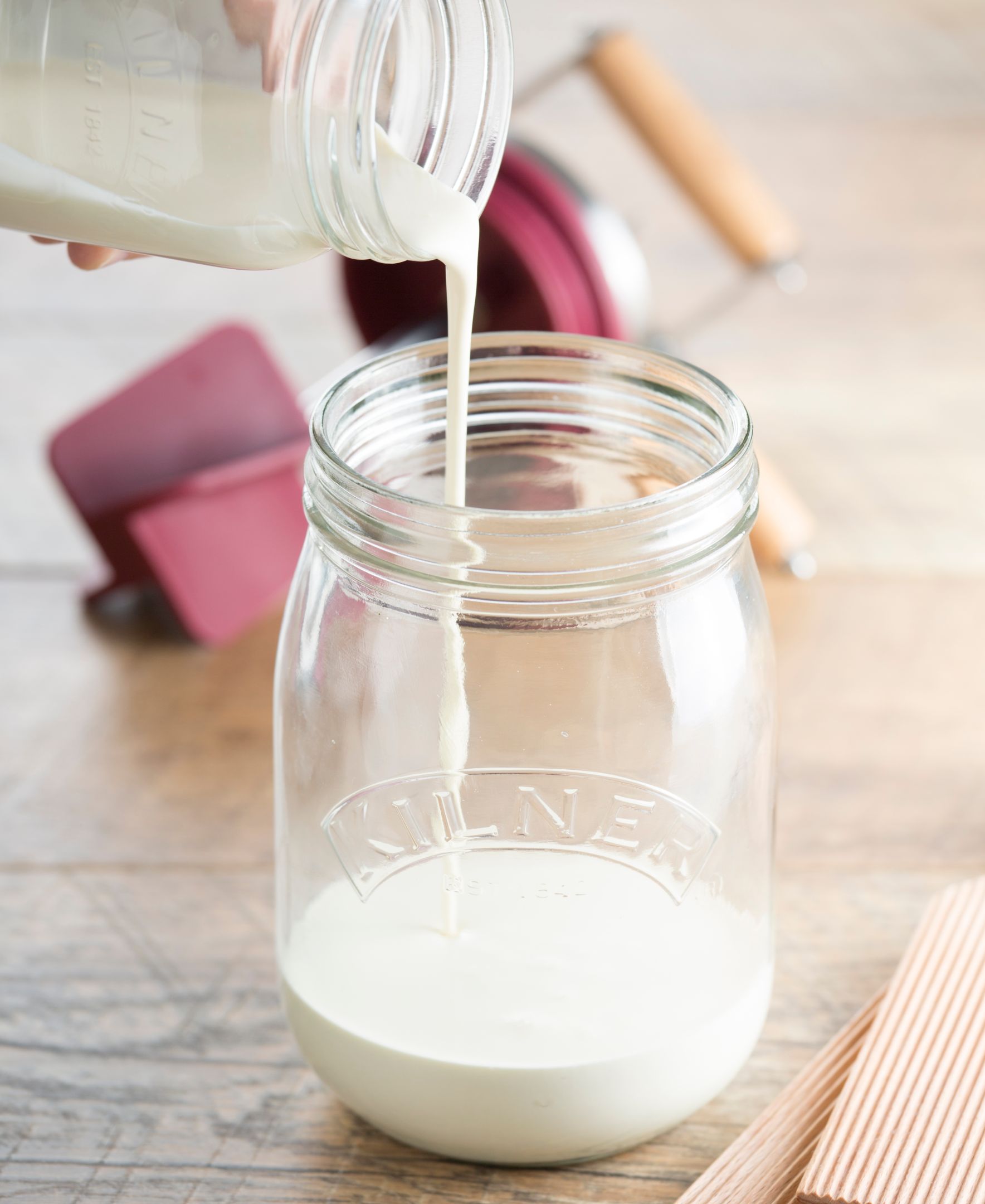 kilner-butter-churner-34oz-manual-butter-maker-with-glass-jar image 5