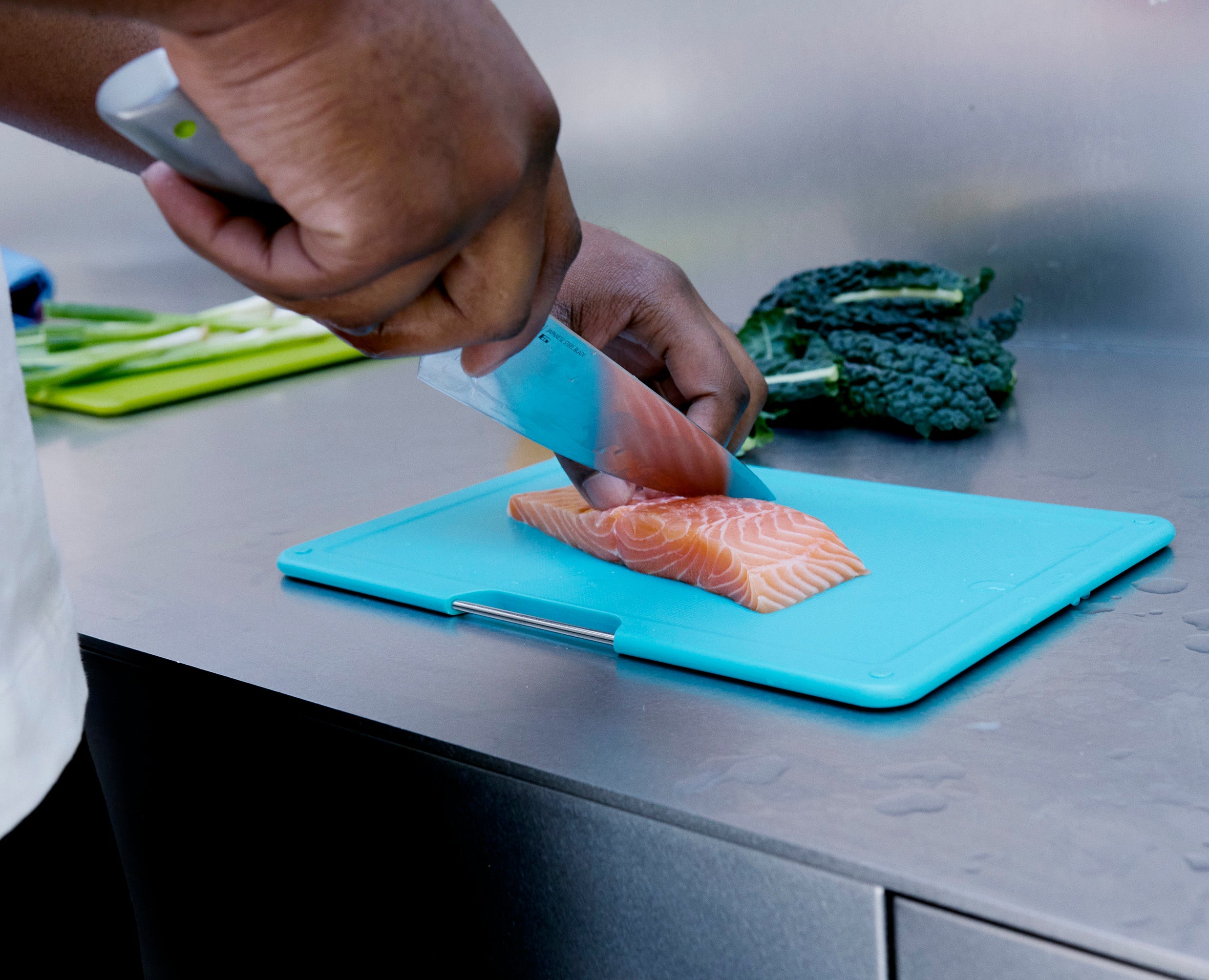 joseph-joseph-folio-slim-3-piece-under-shelf-multicolour-chopping-board-set image 5