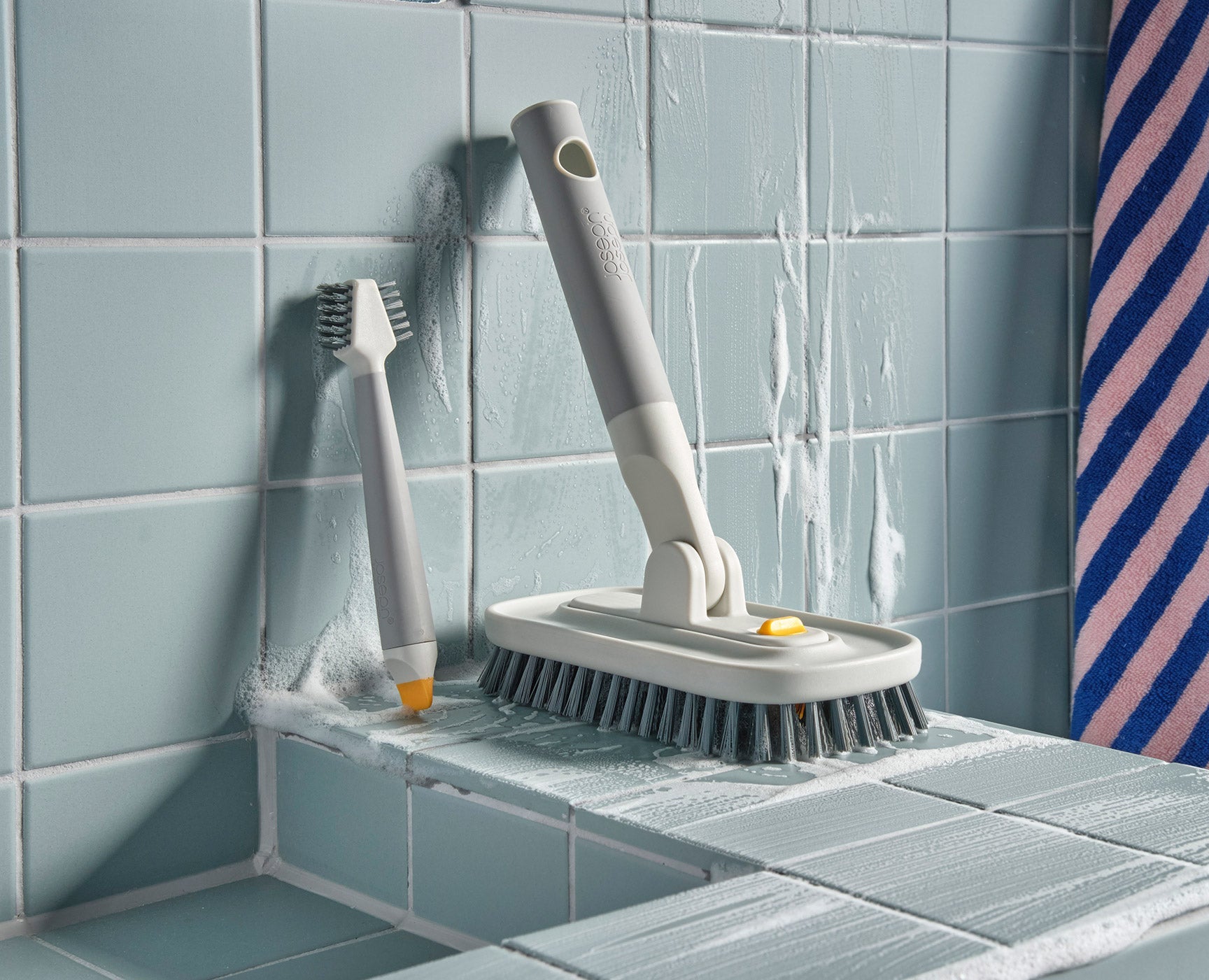 joseph-joseph-cleantech-tile-scrubber-spot-cleaning-tool-set-2-piece-compatible- image 3
