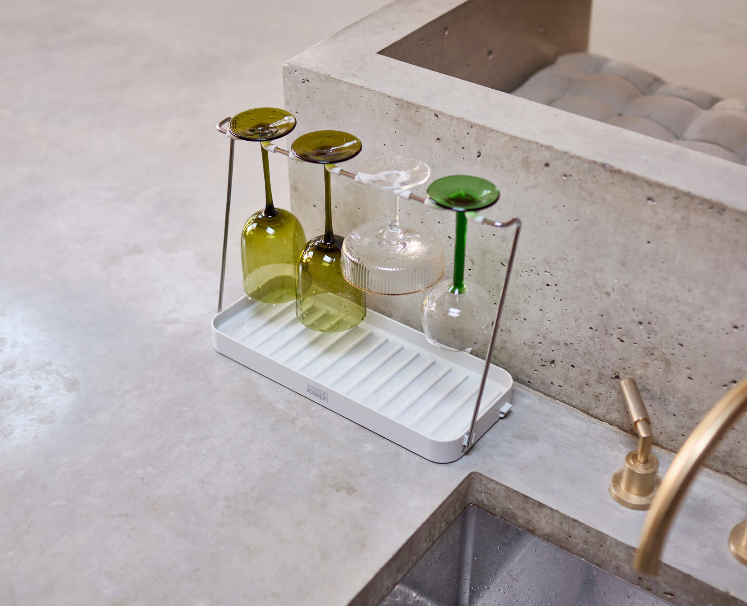 joseph-joseph-drysmart-folding-wine-glass-drying-rack image 2