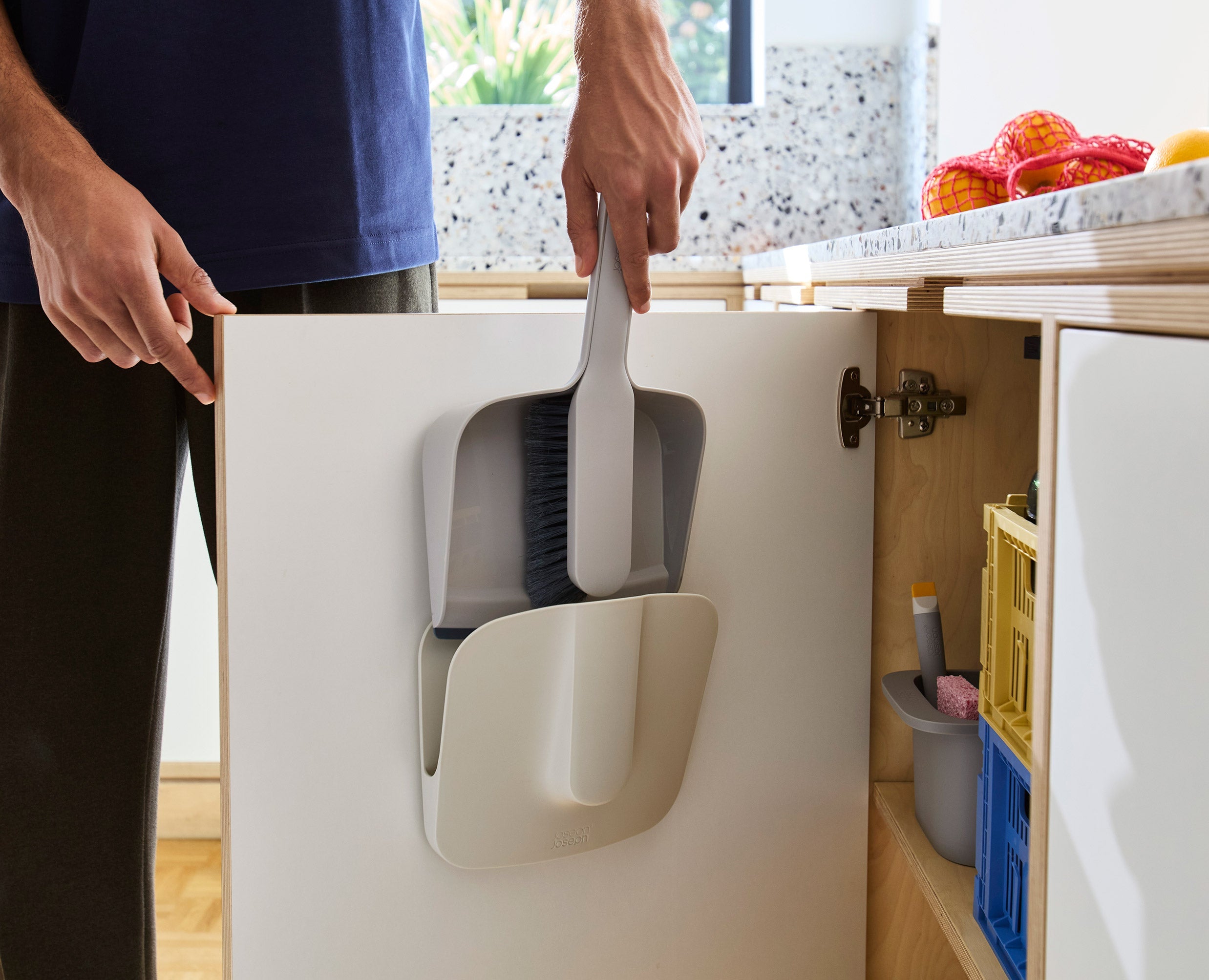 joseph-joseph-cleantech-wall-mounted-broom-dustpan-brush-set image 5