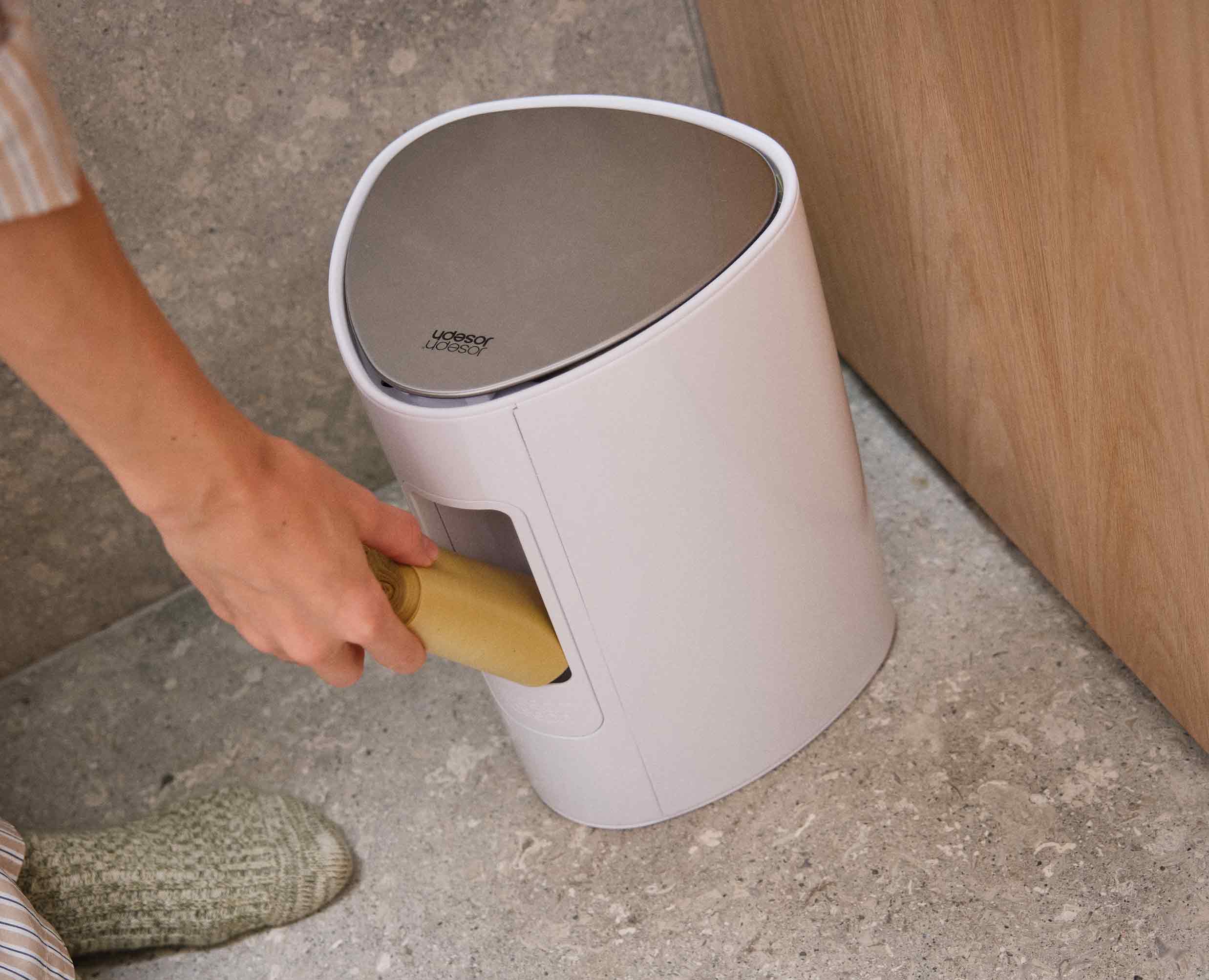 joseph-joseph-easystore-5l-gloss-white-bathroom-bin-starter-set image 5