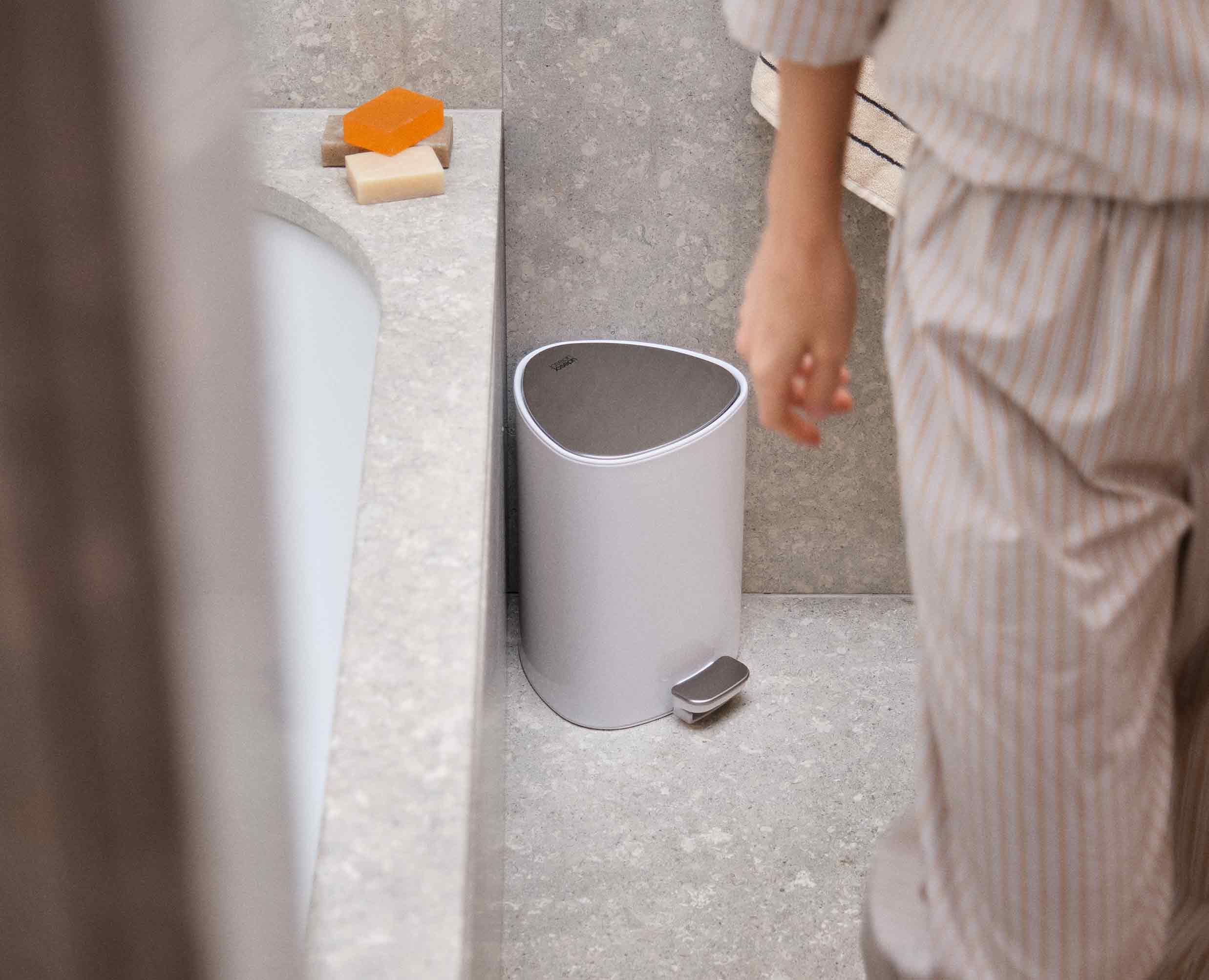 joseph-joseph-easystore-5l-gloss-white-bathroom-bin-starter-set image 4