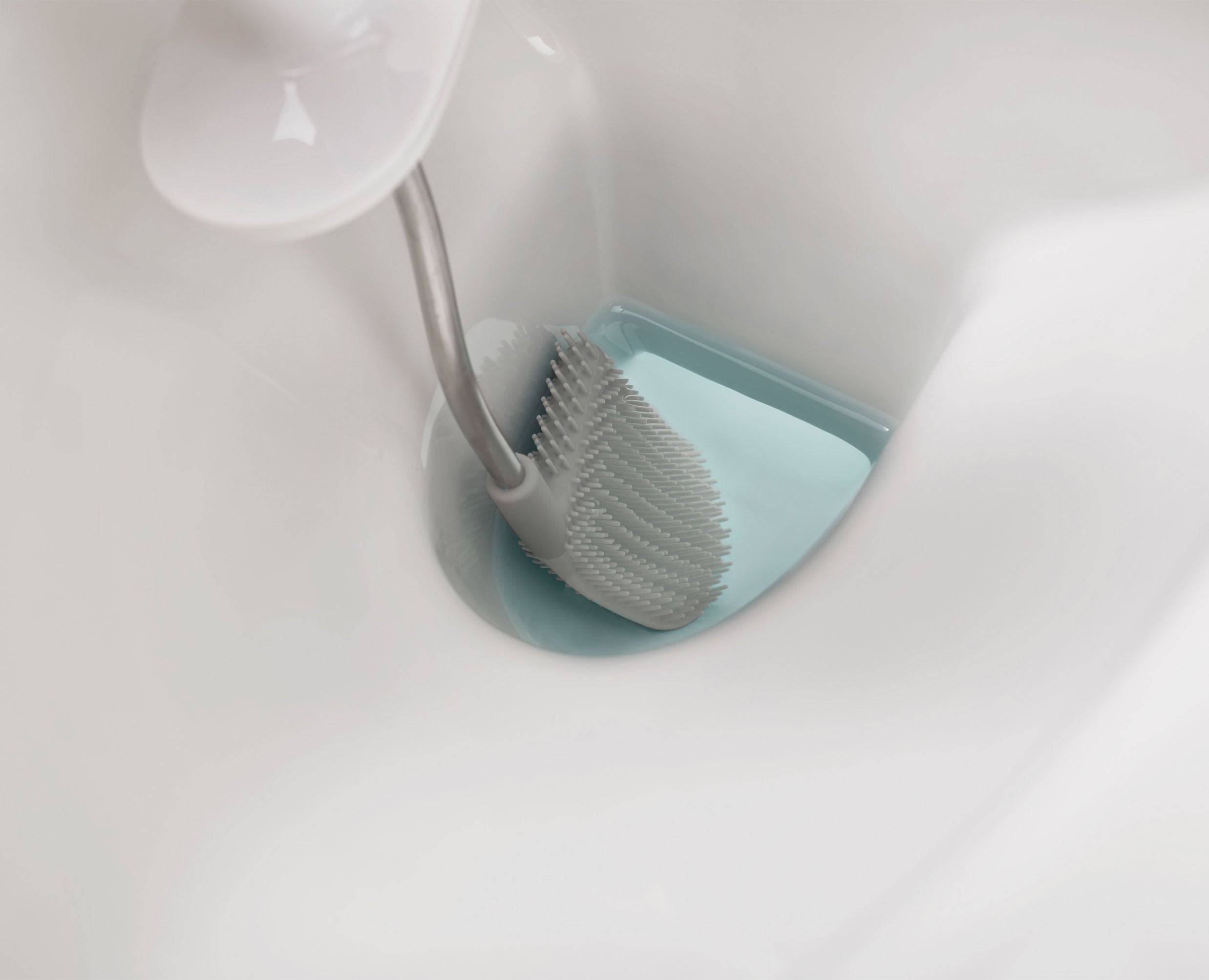 joseph-joseph-flex-plus-light-grey-toilet-brush-with-storage-caddy image 5