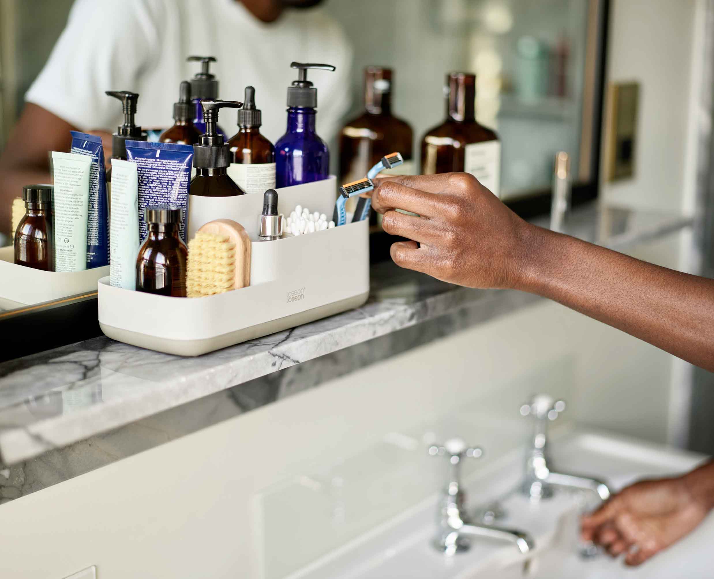 joseph-joseph-easystore-matt-ecru-bathroom-storage-caddy-compact-non-slip-base image 3