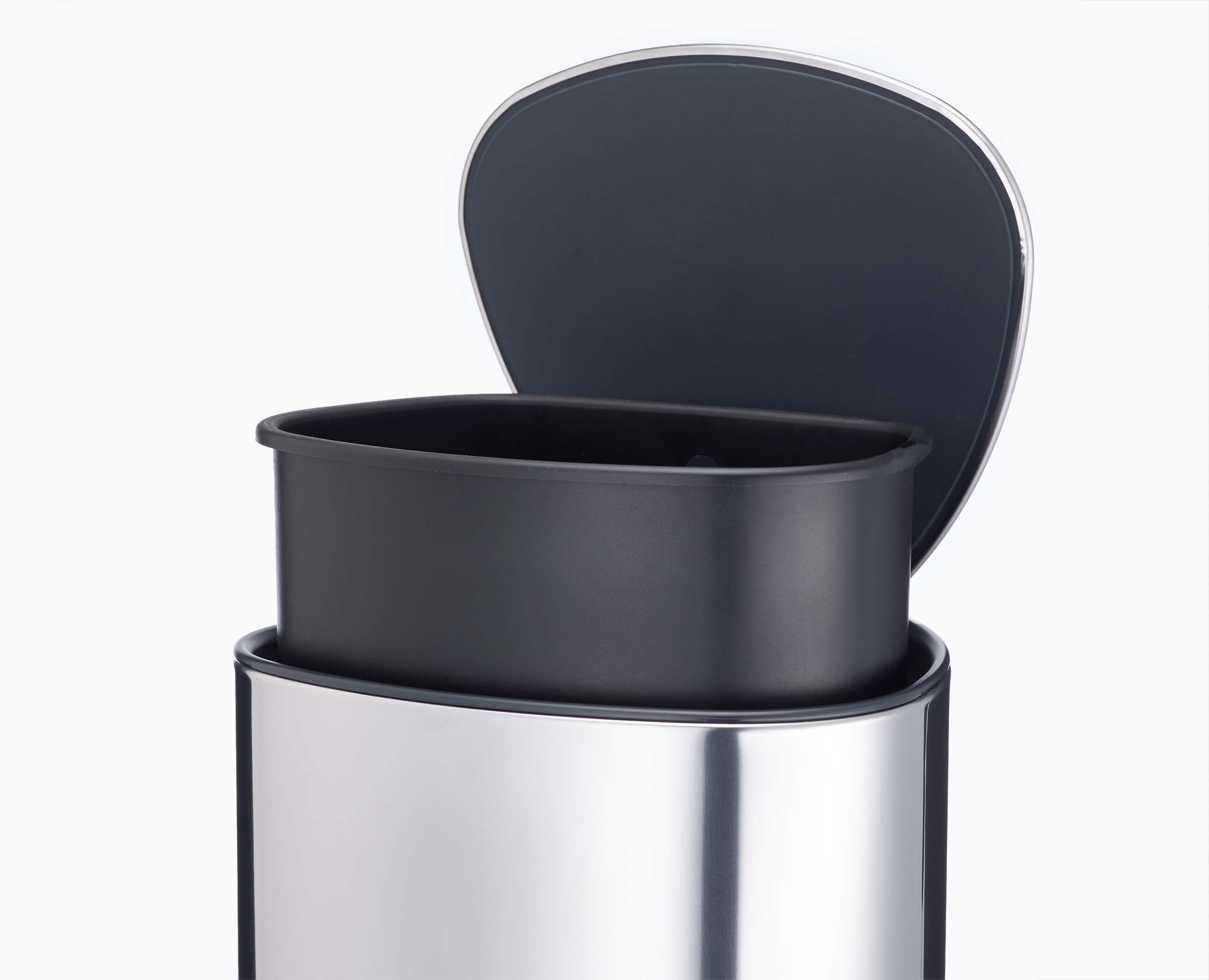 joseph-joseph-easystore-luxe-5l-stainless-steel-bathroom-pedal-bin-corner-design image 4