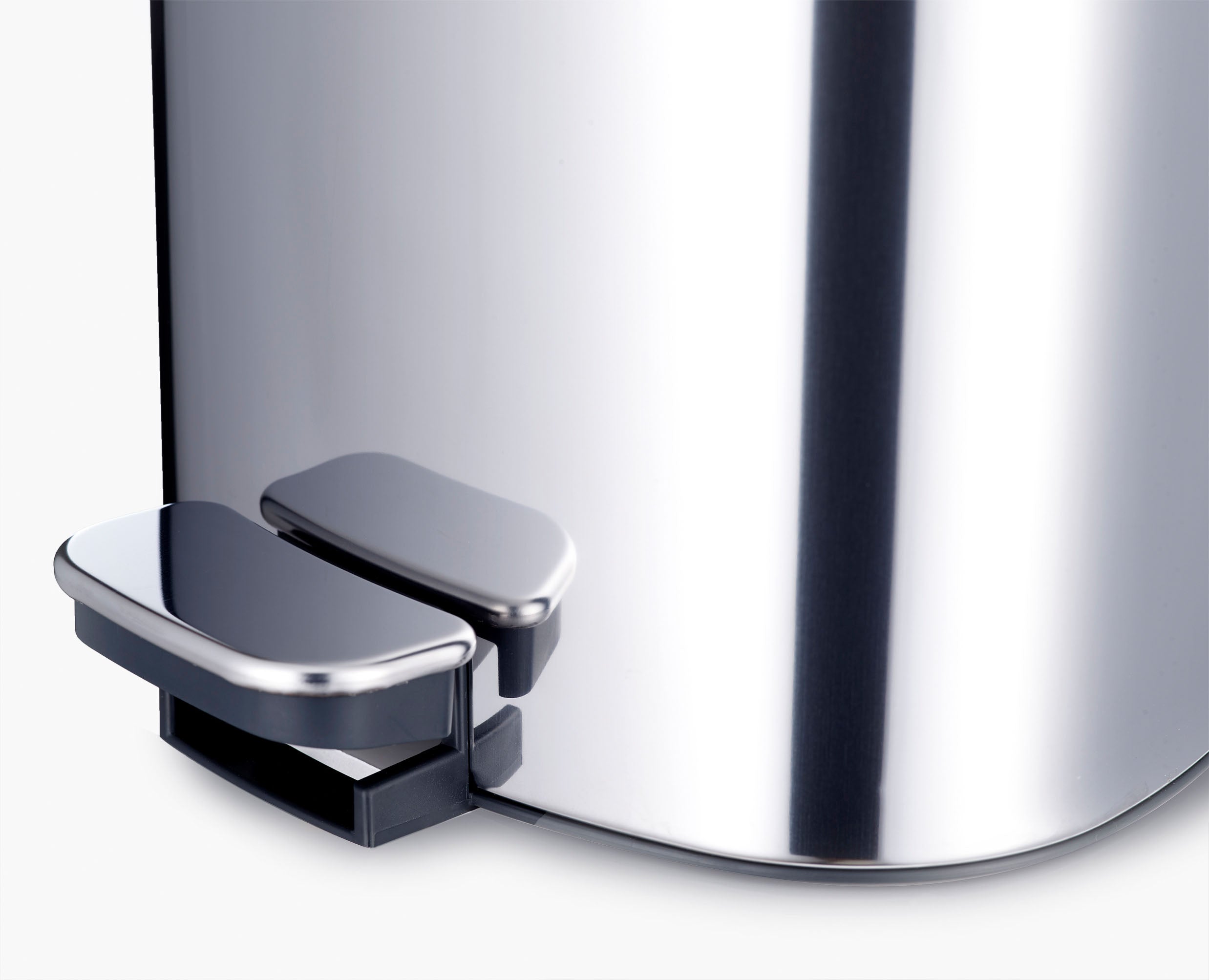 joseph-joseph-easystore-luxe-5l-stainless-steel-bathroom-pedal-bin-corner-design image 5