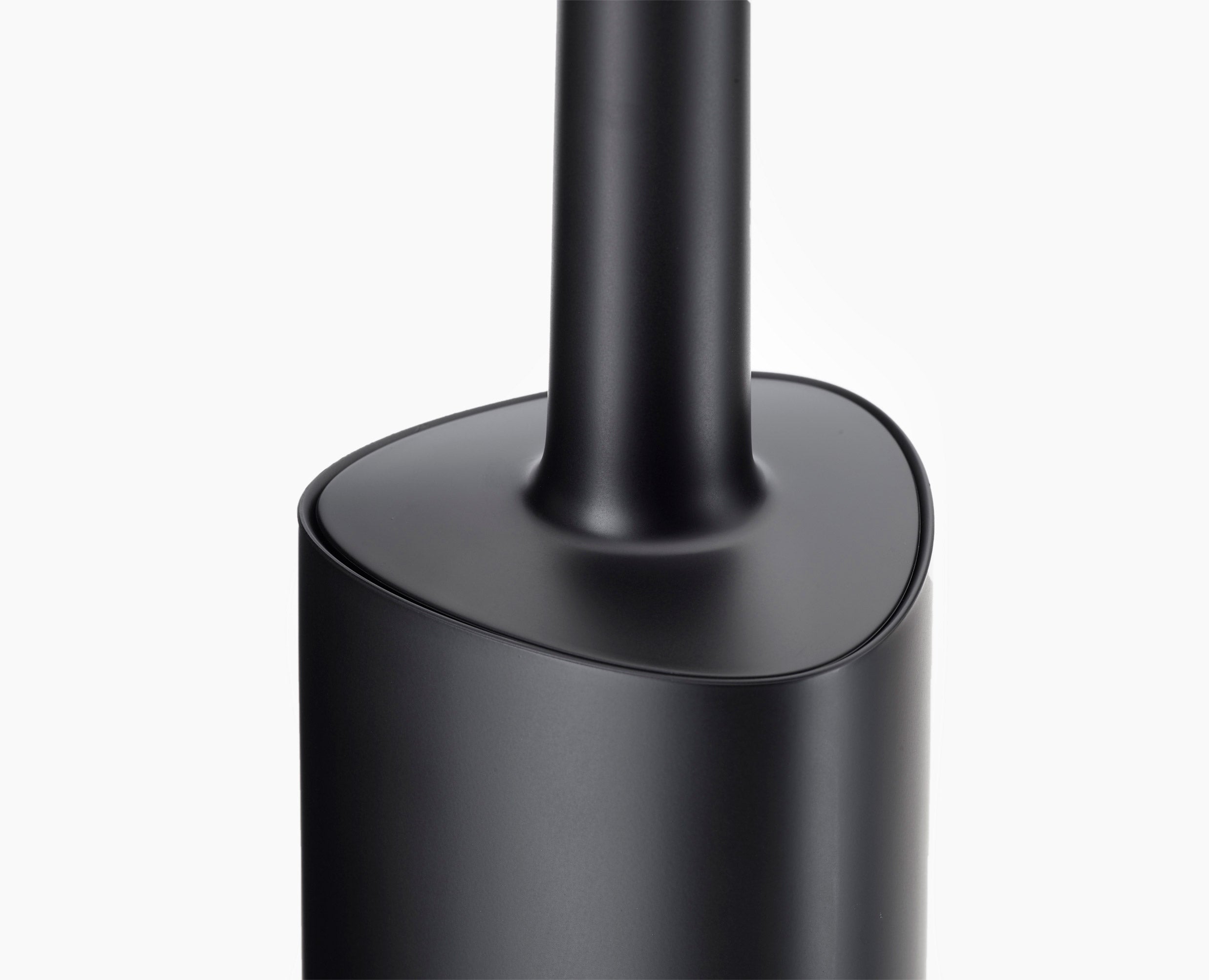 joseph-joseph-flex-360-matt-black-toilet-brush-pack-of-2-with-triple-action-head image 6