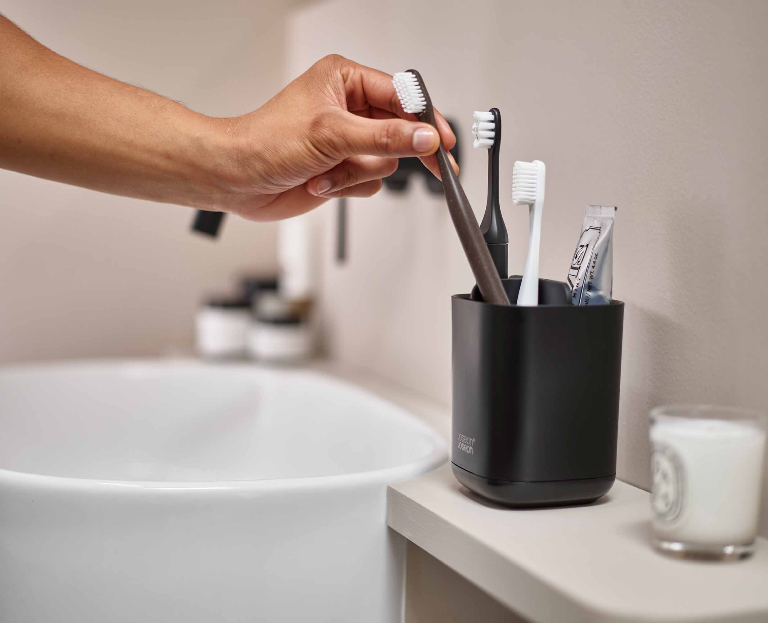 joseph-joseph-easystore-matt-black-toothbrush-holder image 3