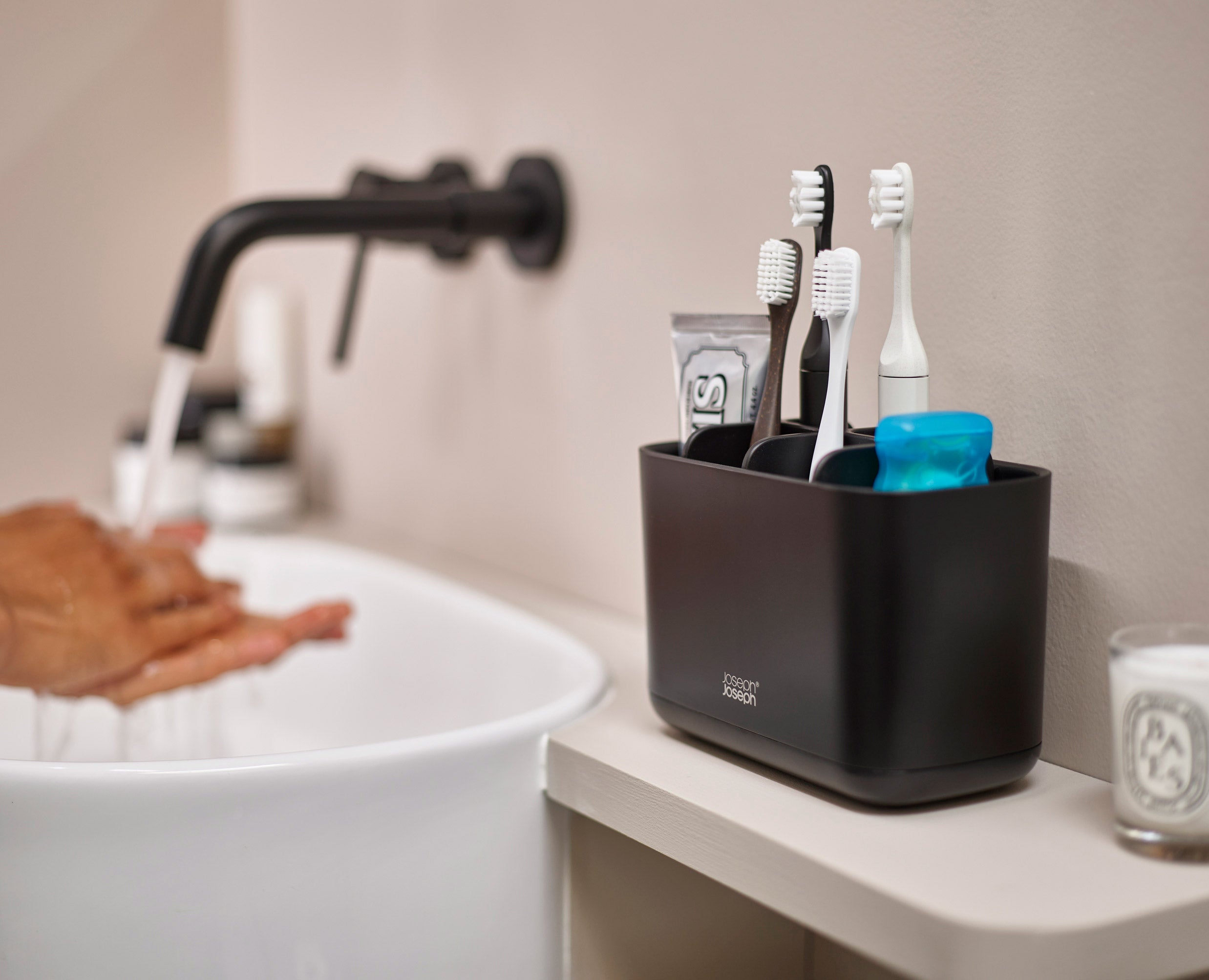 joseph-joseph-matt-black-bathroom-set-toilet-brush-toothbrush-holder-soap-dispen image 5