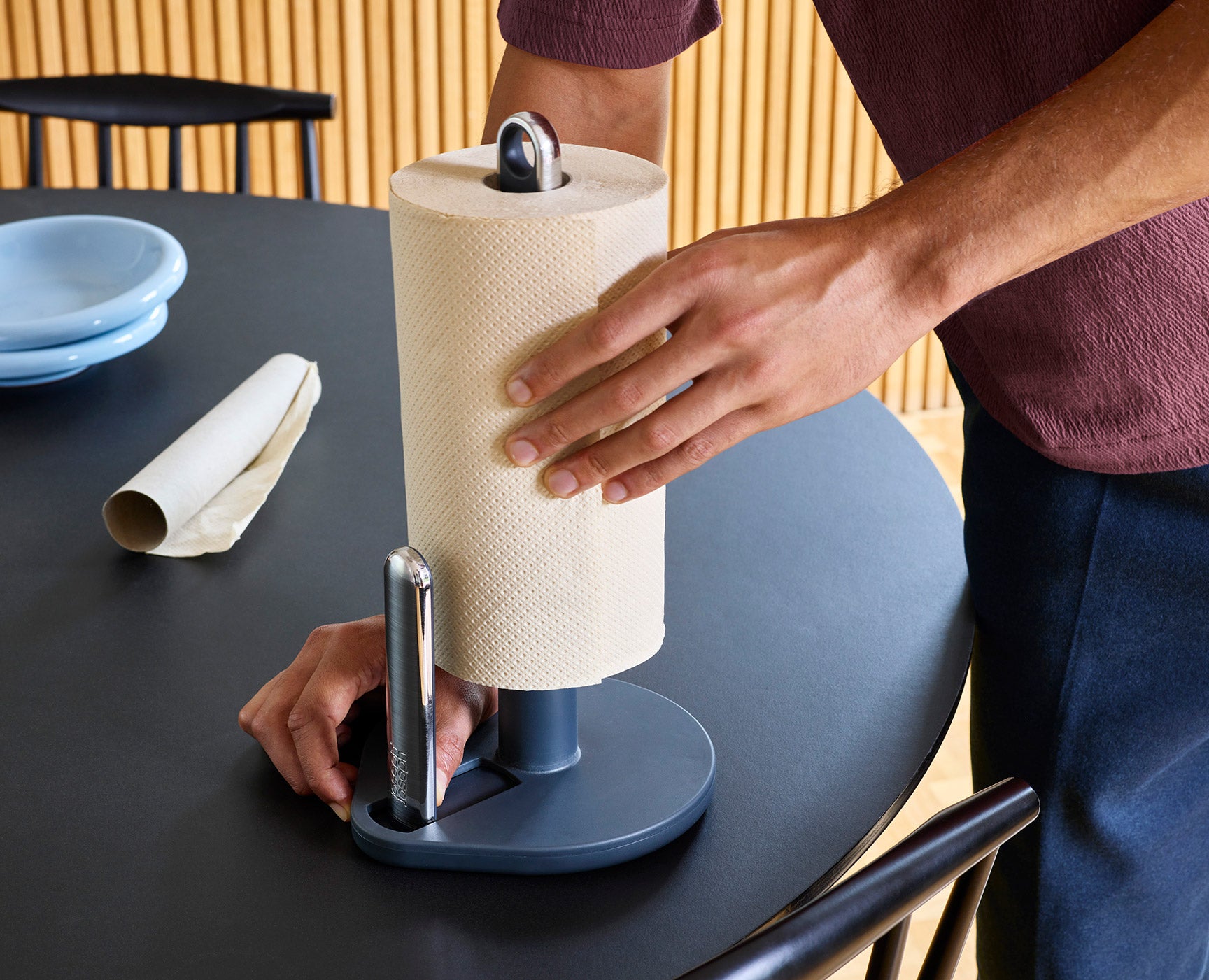 joseph-joseph-hold-grey-kitchen-roll-holder image 5
