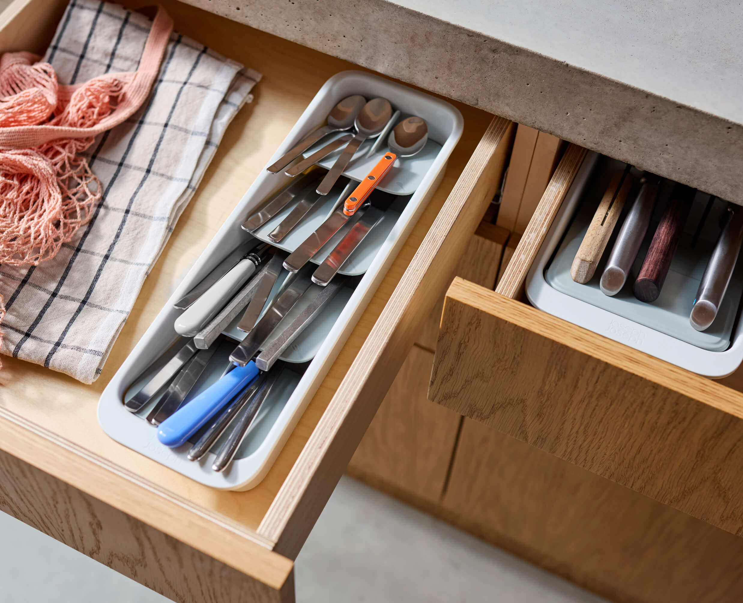 joseph-joseph-drawerstore-compact-tiered-cutlery-organiser image 4