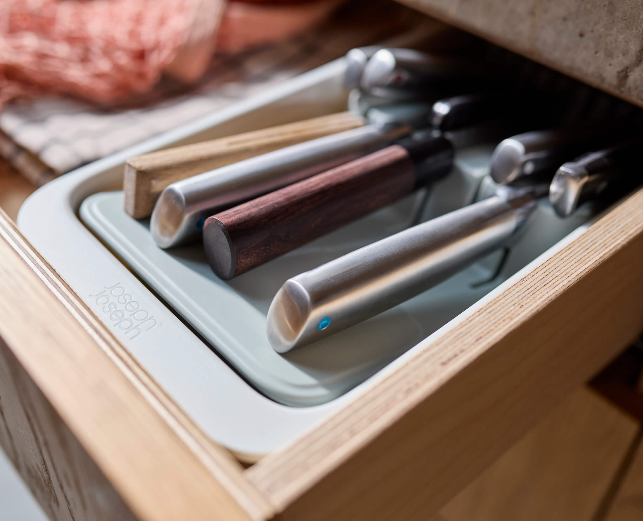 joseph-joseph-drawerstore-2-tier-compact-knife-organiser-holds-11-knives-space-s image 5